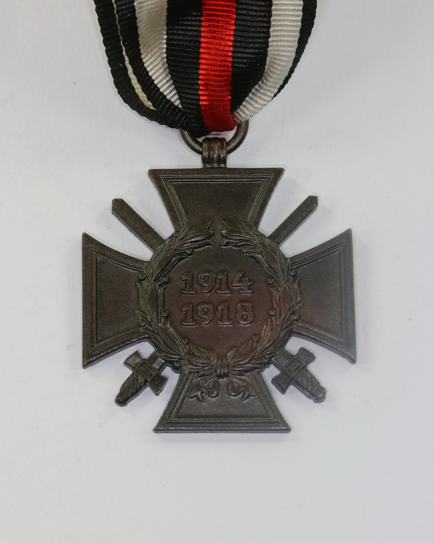 Hindenburg Cross for Combatants. Maker R.V. 24 Pforzheim – Bild 1