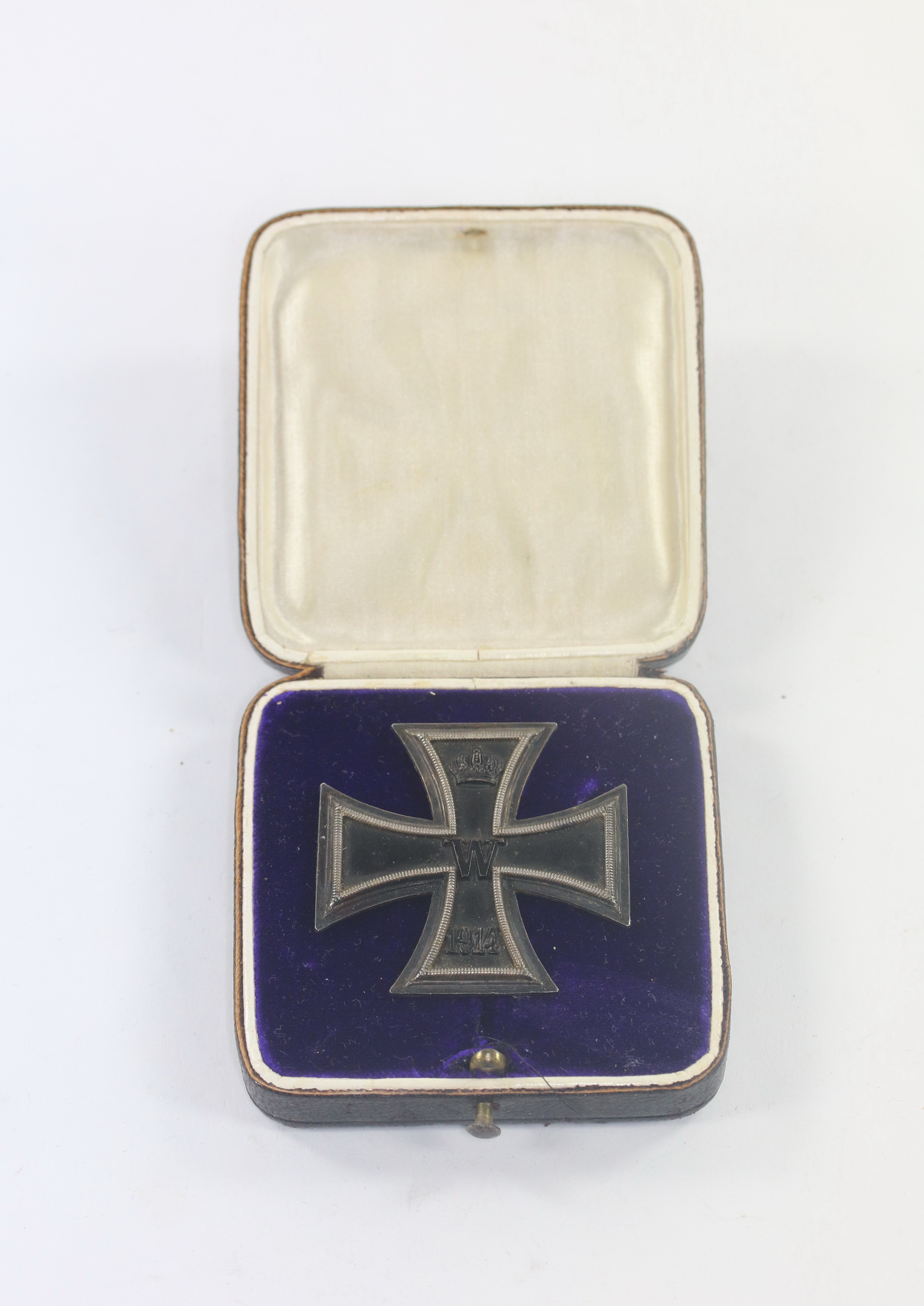 Cased Iron Cross 1st Class 1914. Maker G (Godet & Co., Berlin). – Bild 1