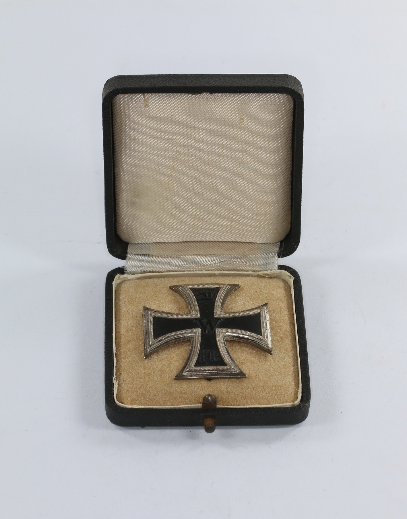 Cased Iron Cross 1st Class 1914 in the Shape from 1939. Type Deumer. – Bild 1