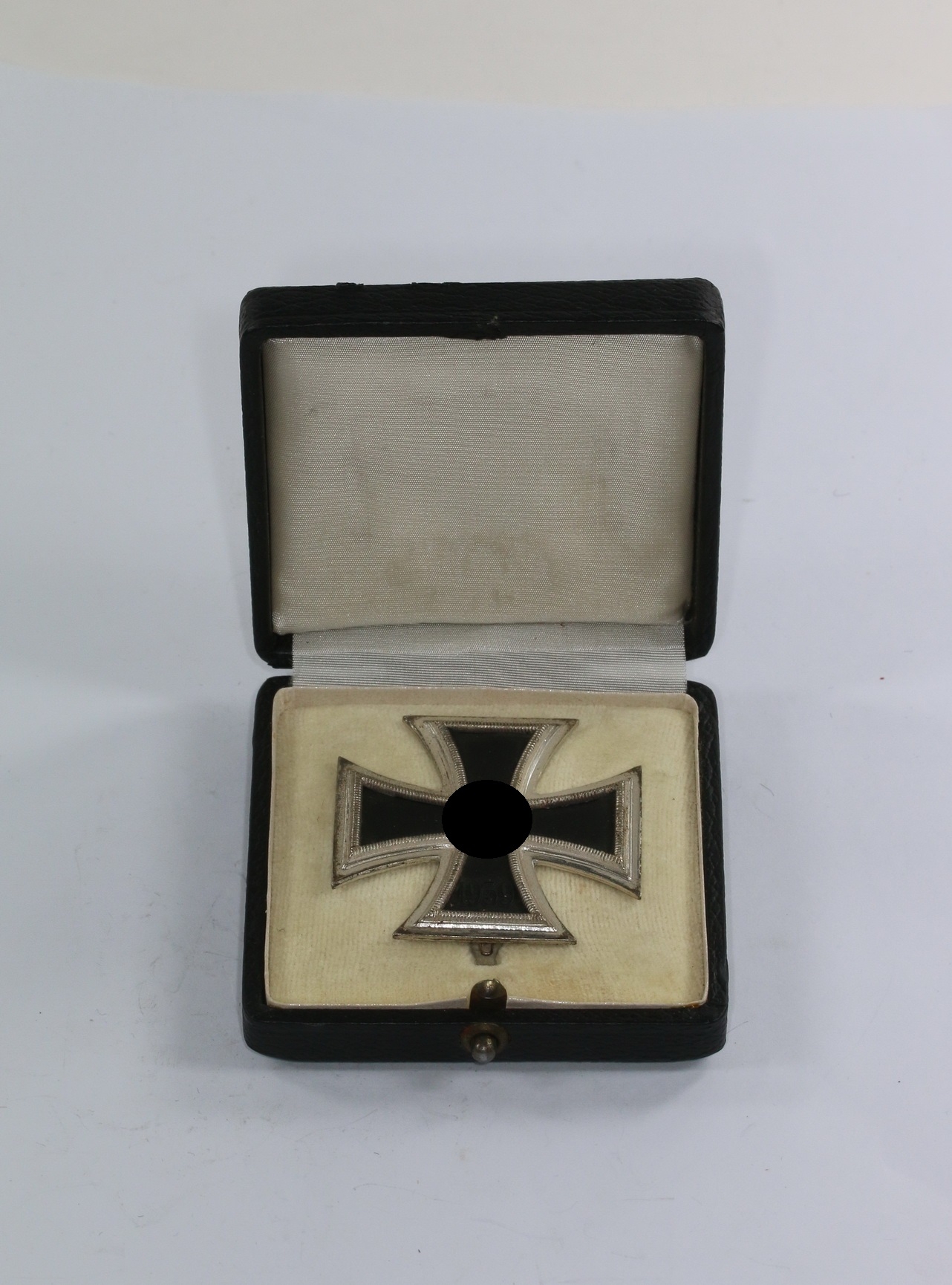 Eisernes Kreuz 1. Klasse 1939, Deumer (früh), im Etui – Bild 1