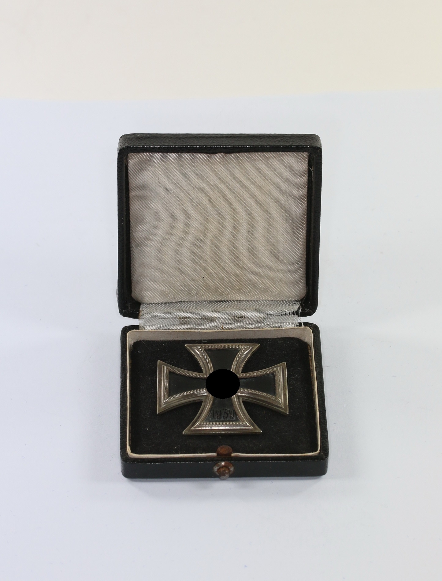 Cased Iron Cross 1st Class 1939. Maker 4 and L/16. – Bild 1