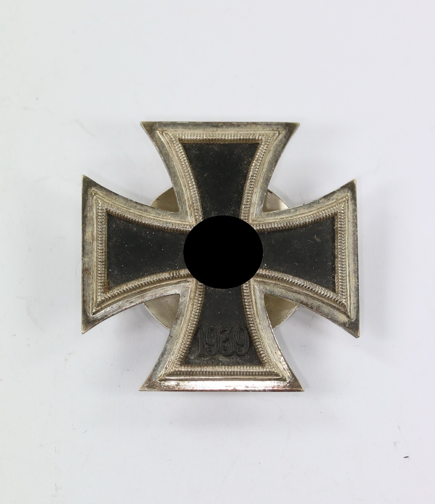 Iron Cross 1st Class on Screwback. Maker L/11. – Bild 1