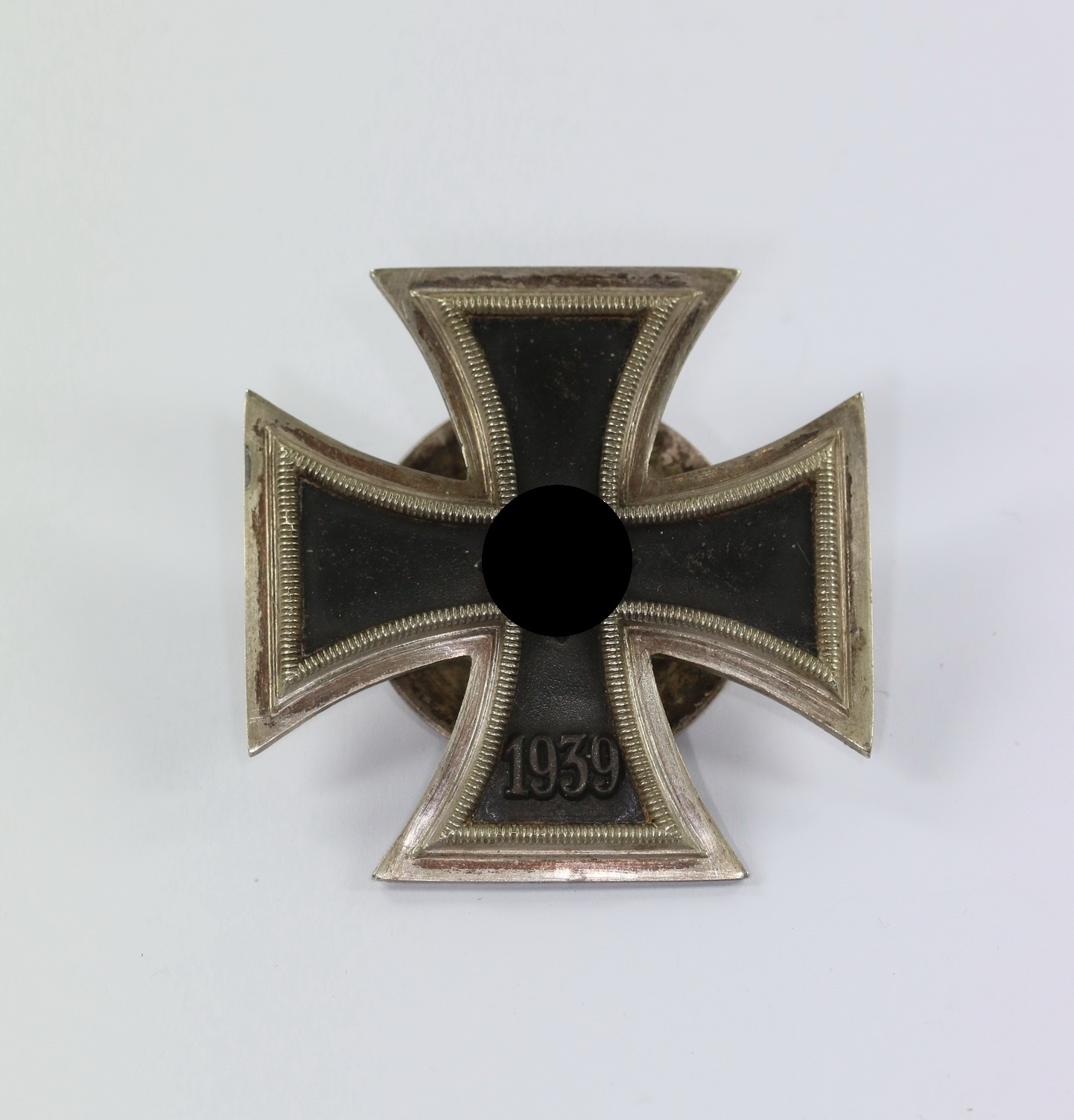 eisernes_kreuz_1 Iron Cross 1st Class 1939 on Screwback. Maker L/16. – Bild 1