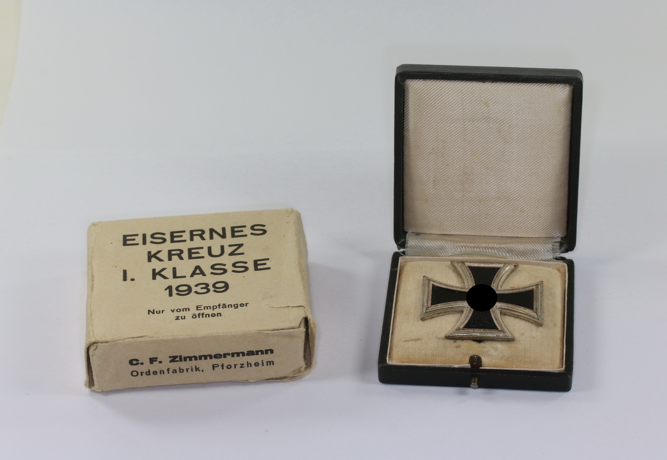 Cased & Cartoned Iron Cross 1st Class 1939. Maker 20. – Bild 1