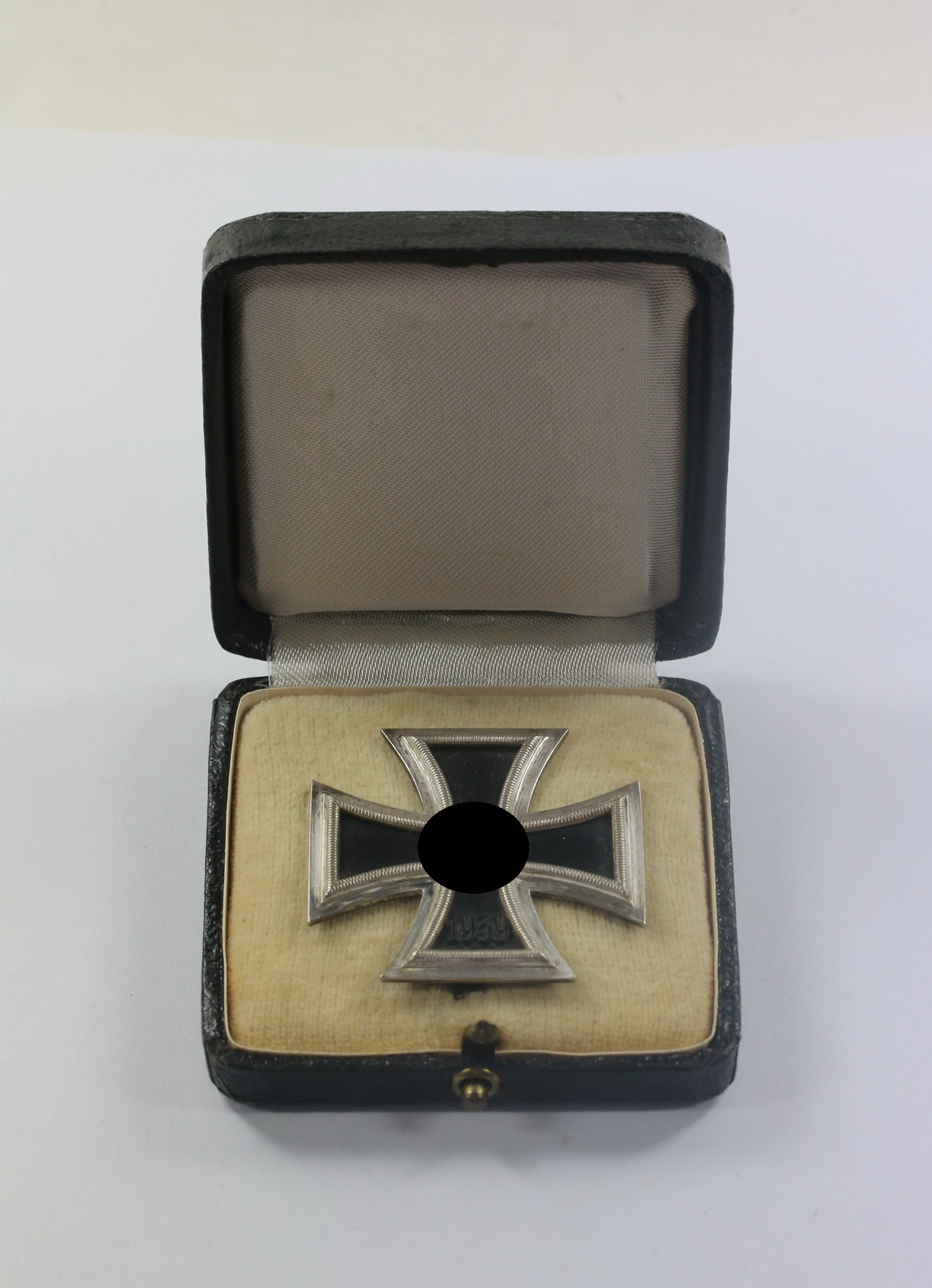 Cased Iron Cross 1st Class 1939. Maker 26 (B.H. Mayer, Pforzheim). – Bild 1
