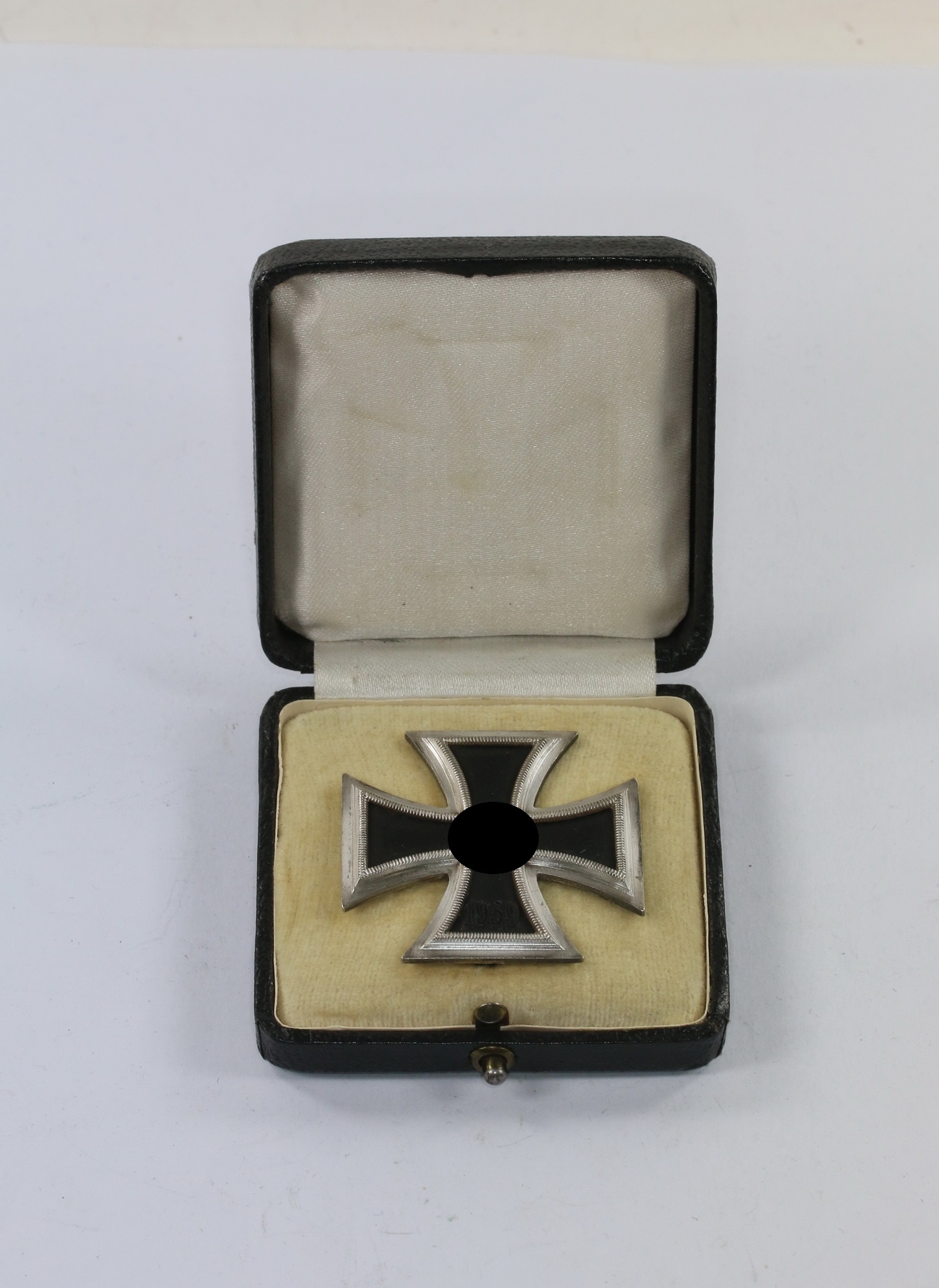 Cased Iron Cross 1st Class 1939. Maker 4 and L/16. – Bild 1