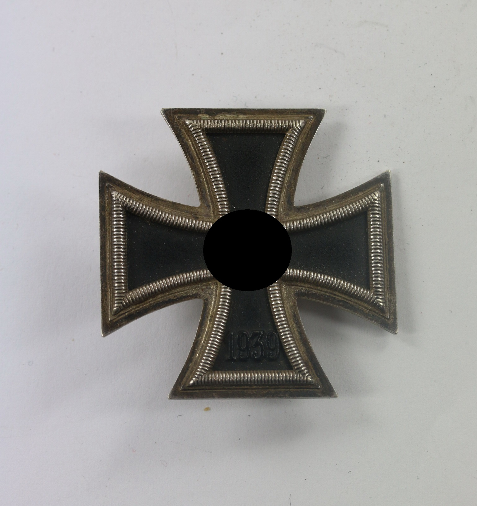 eisernes_kreuz_1 Eisernes Kreuz 1. Klasse 1939, Hst. 6. (Fritz Zimmermann, Stuttgart), mit Trägerritzung – Bild 1