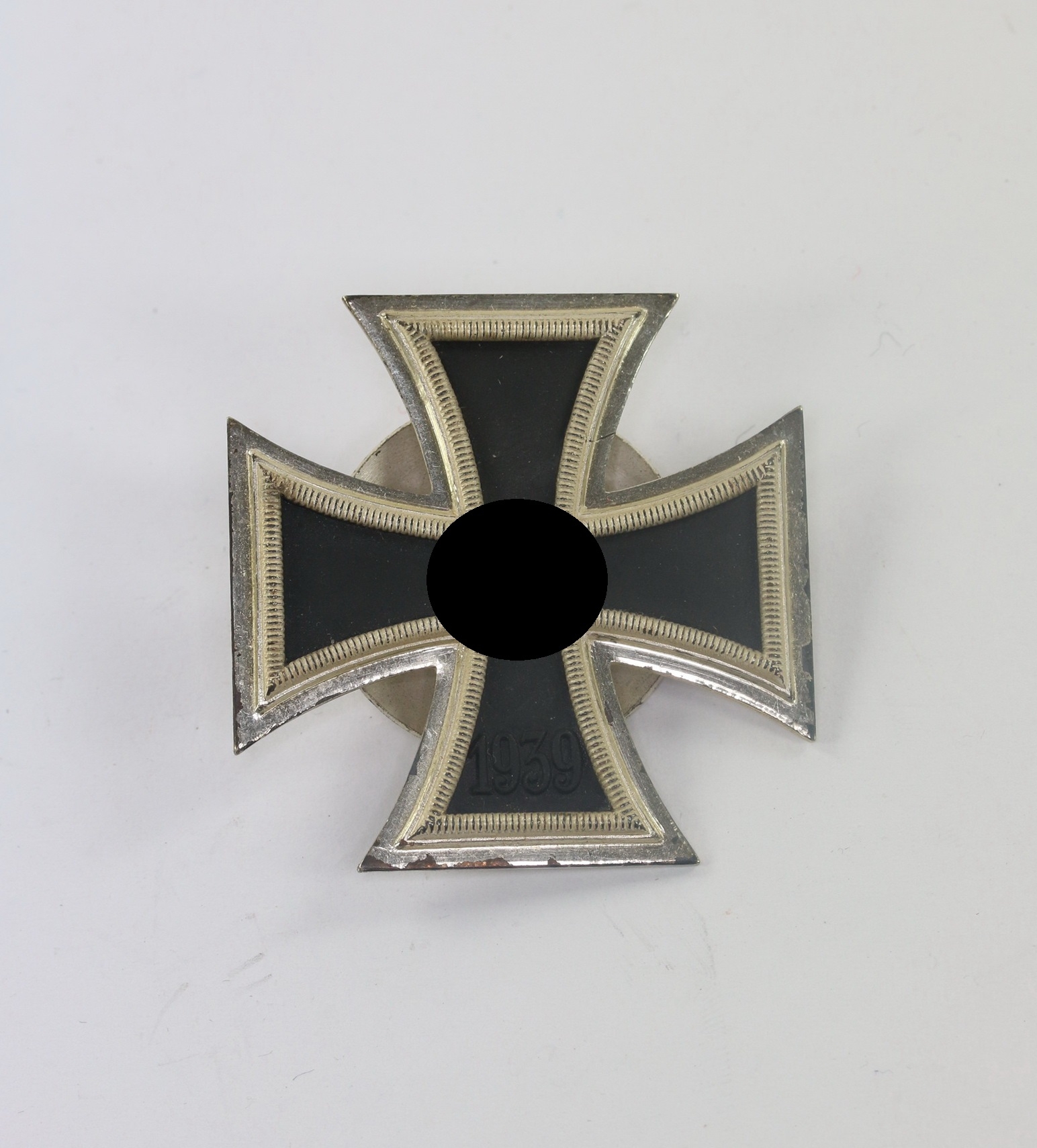 Iron Cross 1st Class 1939 on Screwback. Maker L/11. – Bild 1