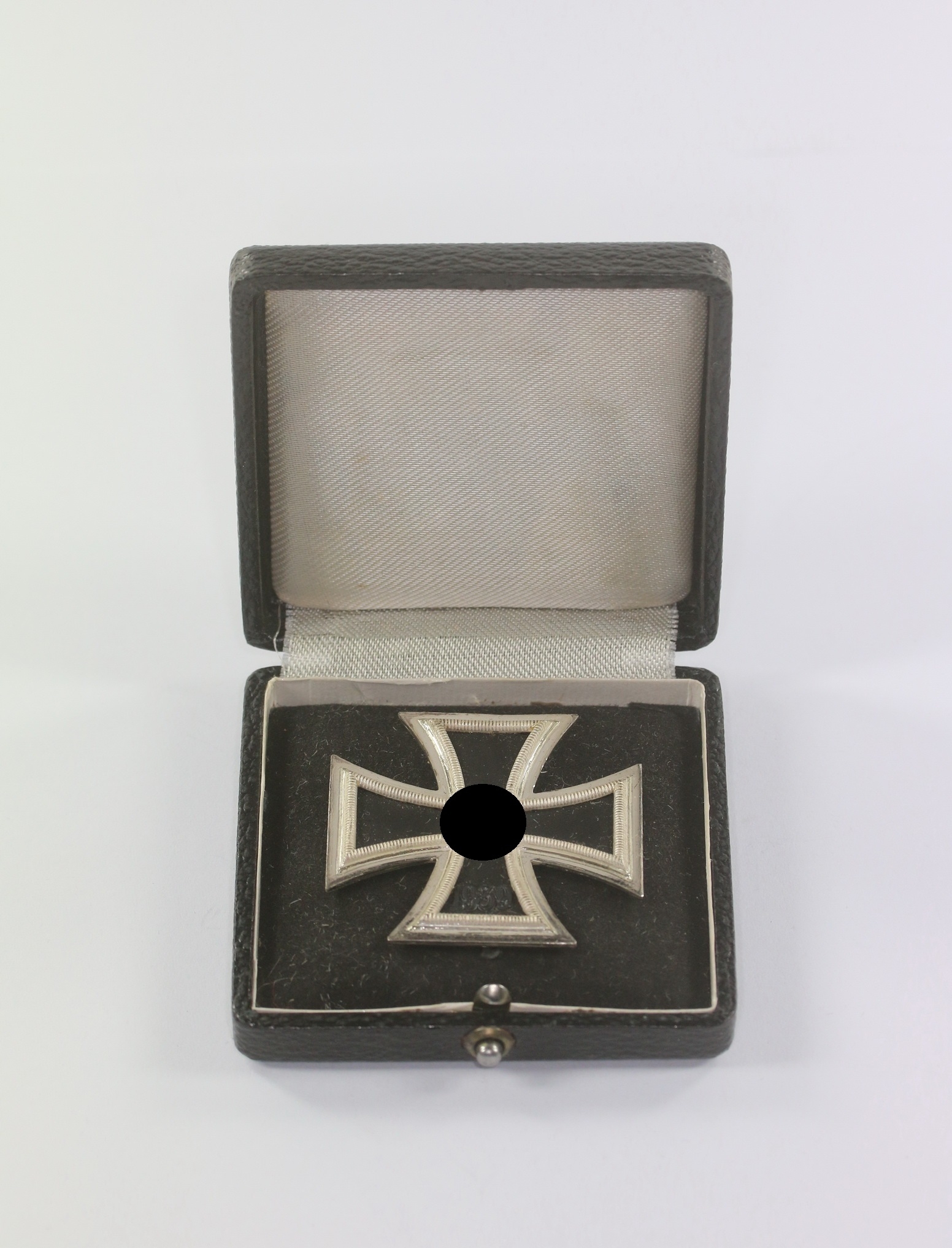 eisernes_kreuz_1 Cased Iron Cross 1st Class 1939. Maker L/11. – Bild 1