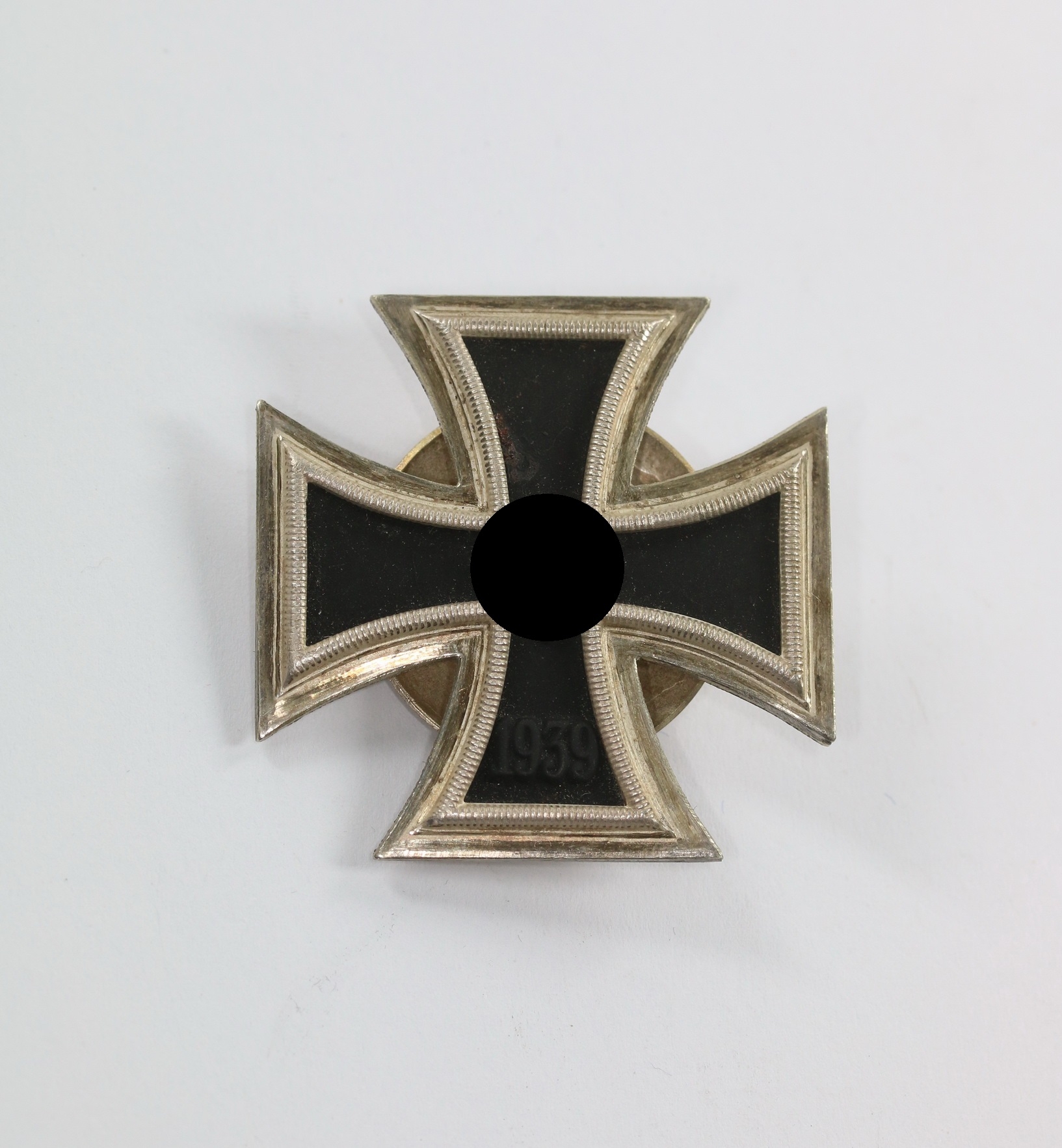 eisernes_kreuz_1 Iron Cross 1st Class 1939 on Screwback. Maker L/13. – Bild 1