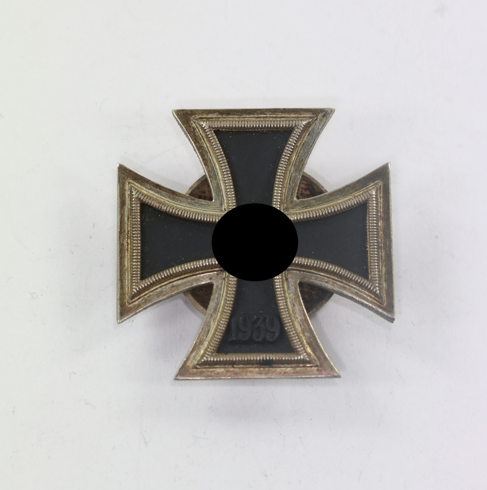 eisernes_kreuz_1 Iron Cross 1st Class 1939 on Screwback. Maker L/13. – Bild 1