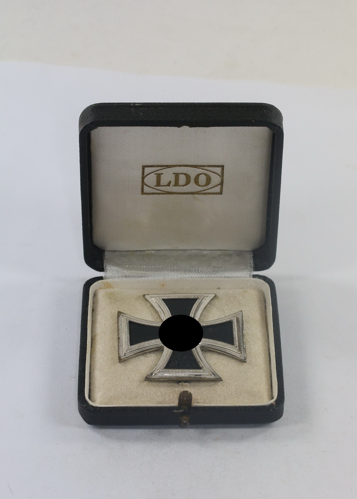 Eisernes Kreuz 1. Klasse 1939, Hst. L/16, im LDO Etui  – Bild 1