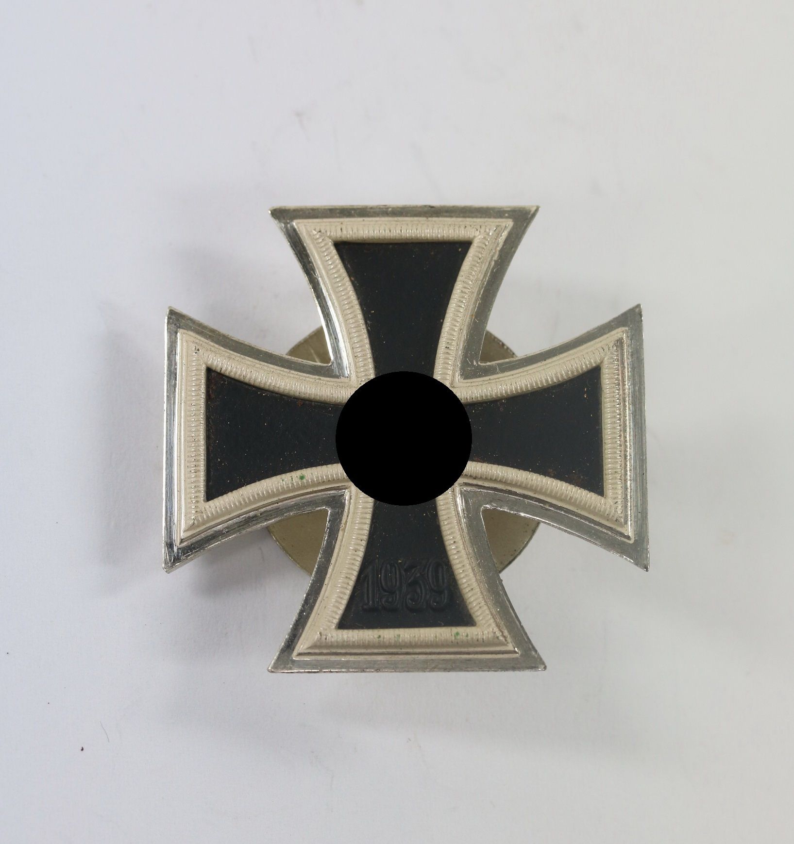 Eisernes Kreuz 1. Klasse 1939, Hst. L/18, an Schraubscheibe – Bild 1