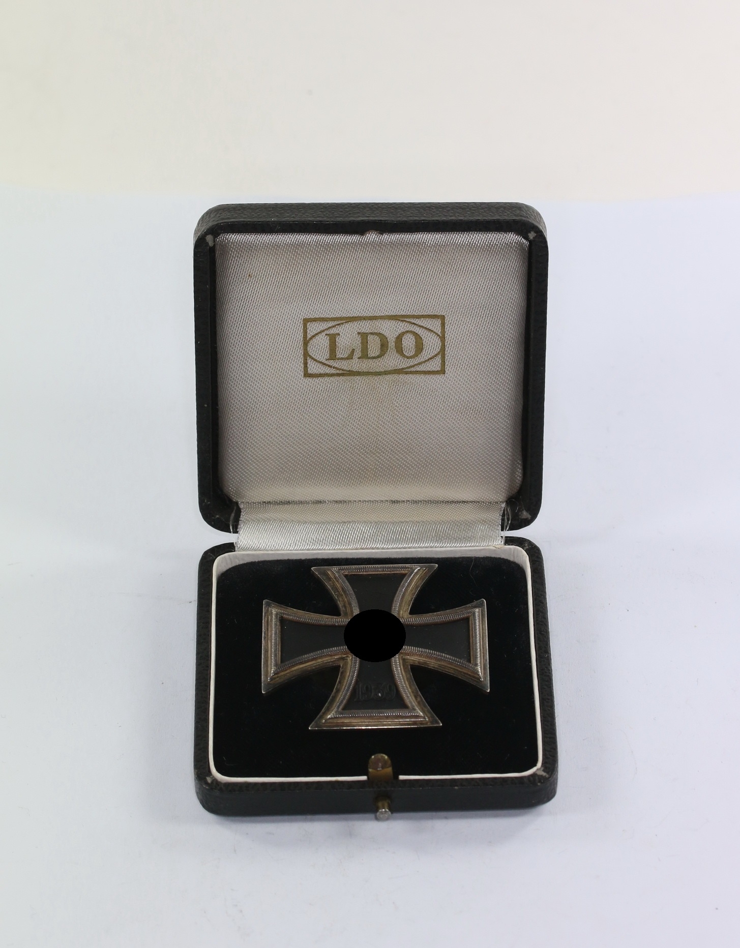 eisernes_kreuz_1 LDO Cased Iron Cross 1st Class 1939 on Screwback. Maker L/50. – Bild 1