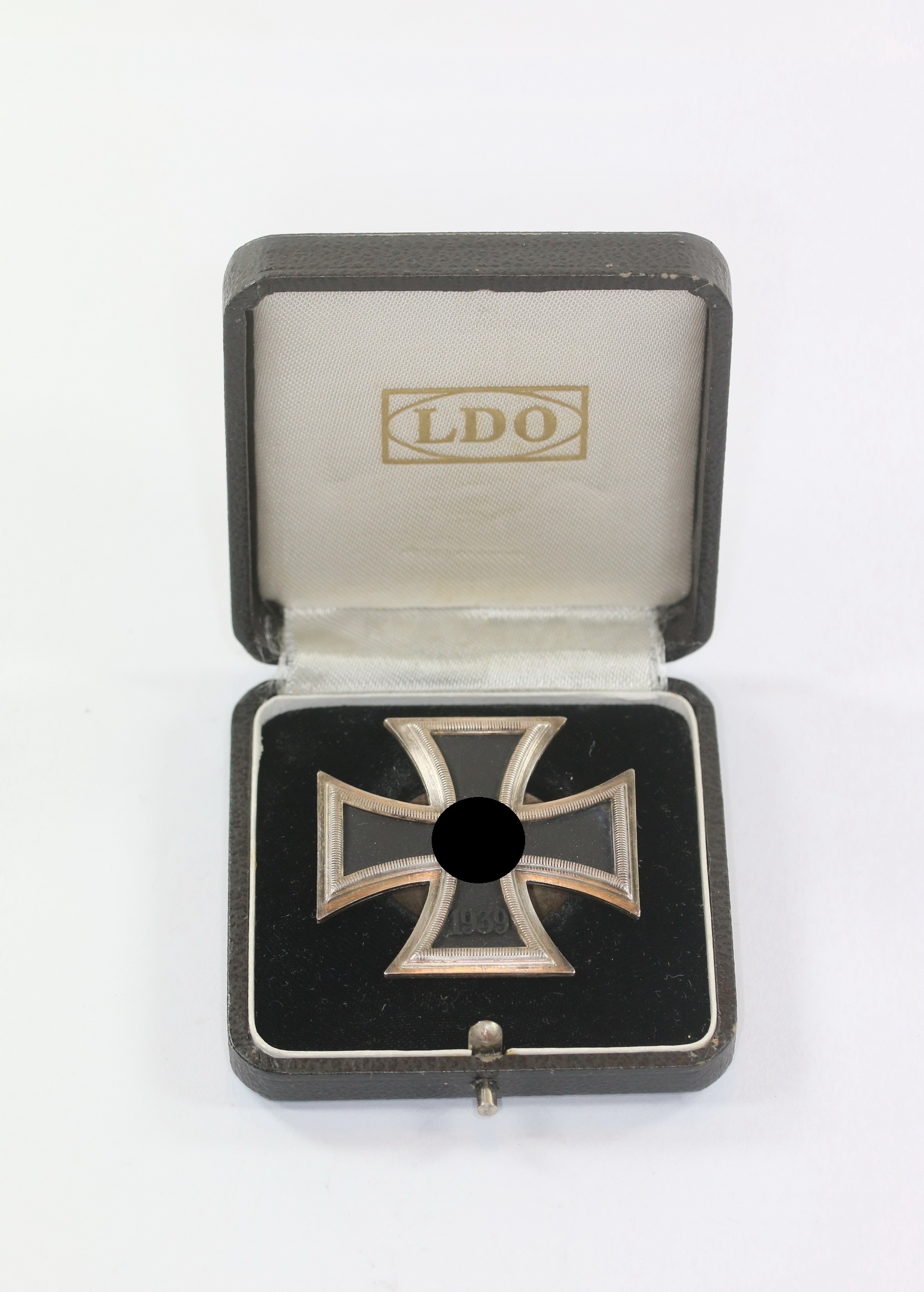 eisernes_kreuz_1 LDO Cased Iron Cross 1st Class 1939 on Screwback. Maker L/50. – Bild 1