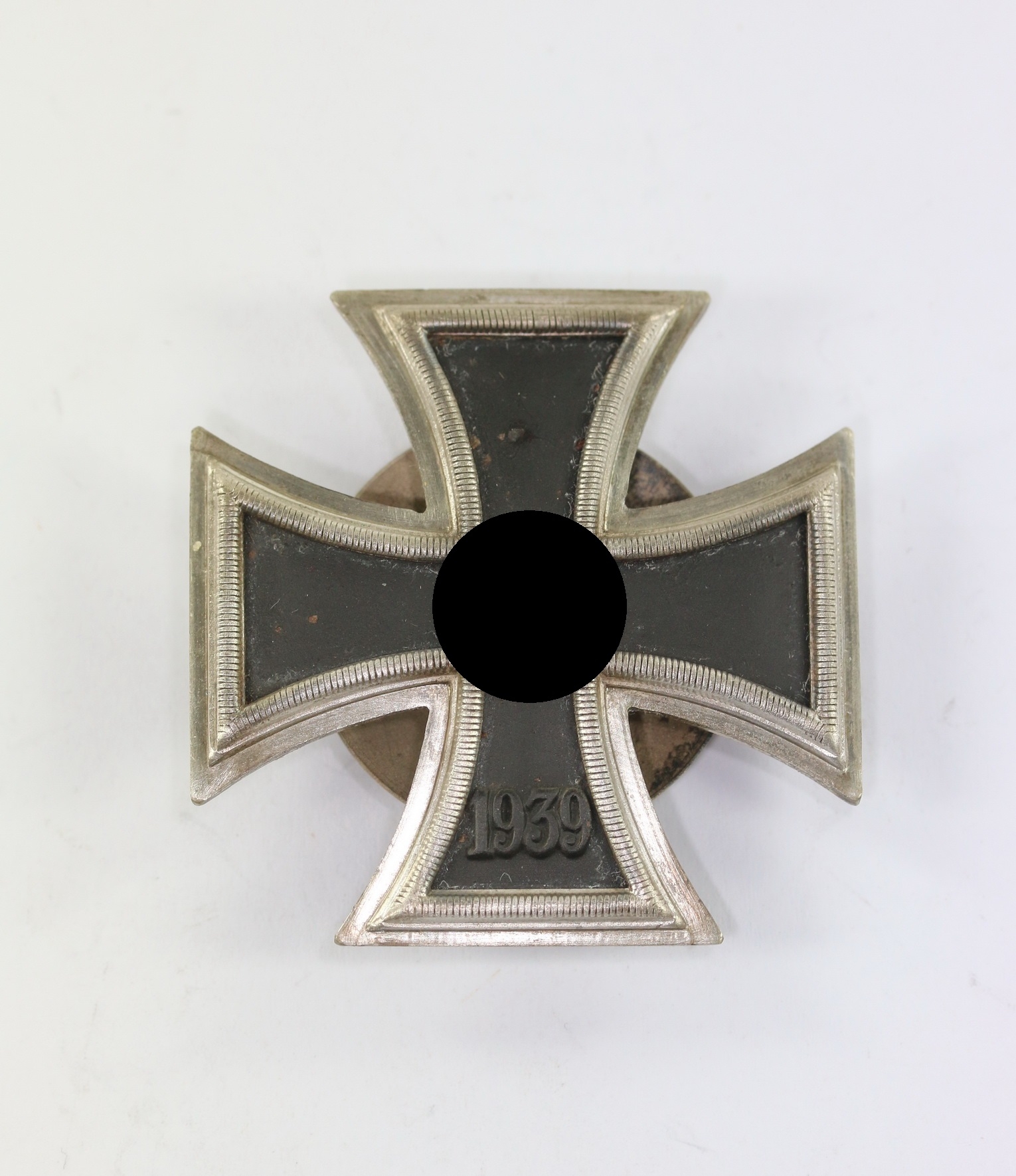 Eisernes Kreuz 1. Klasse 1939, Hst. L/52, an Schraubscheibe – Bild 1