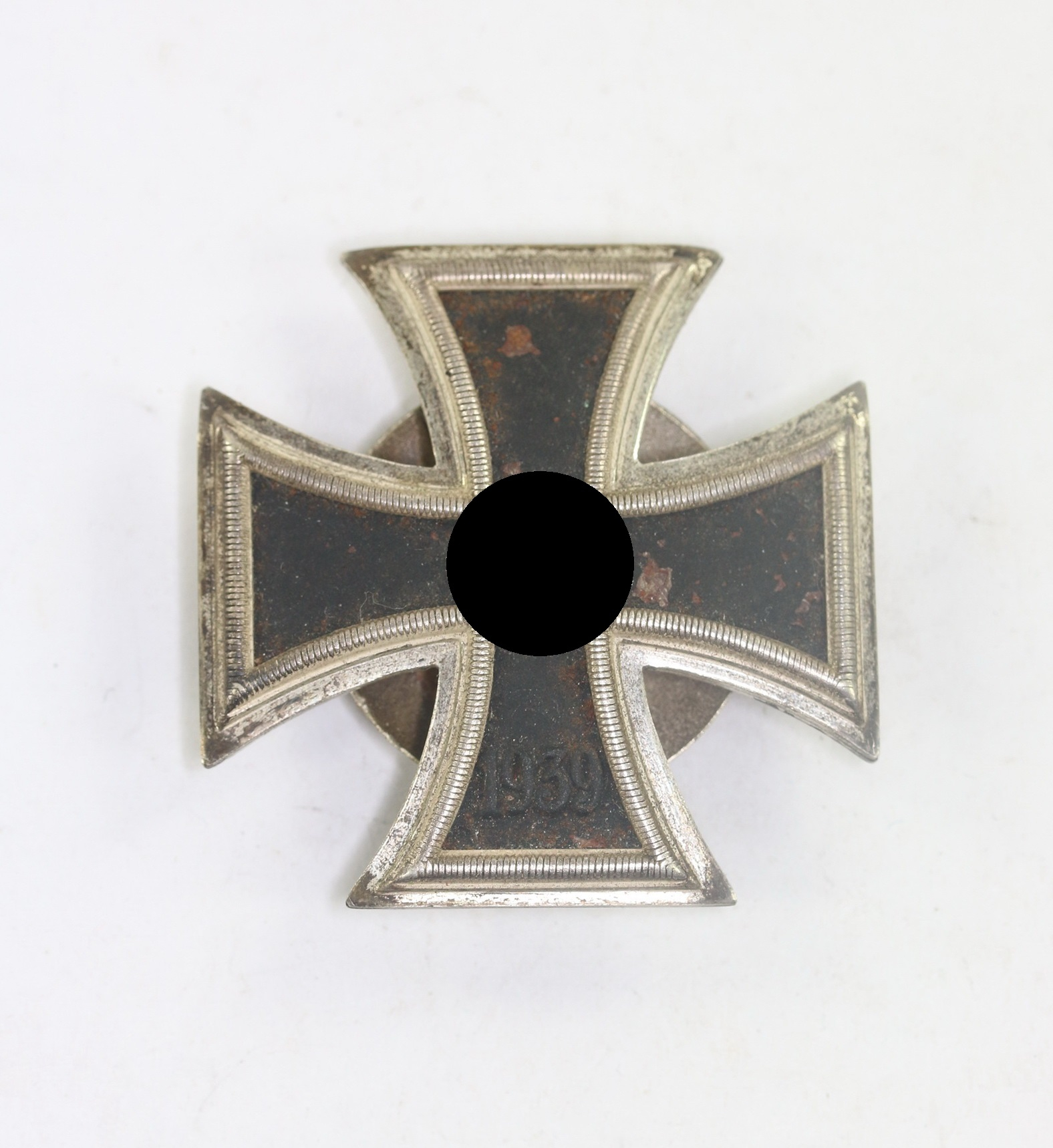 Iron Cross 1st Class 1939 on Screwback. Maker L/52 (C.F. Zimmermann). – Bild 1