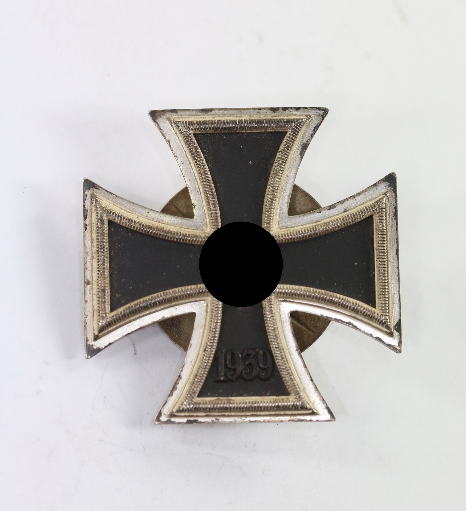 Eisernes Kreuz 1. Klasse 1939, Hst. L/52, an Schraubscheibe – Bild 1