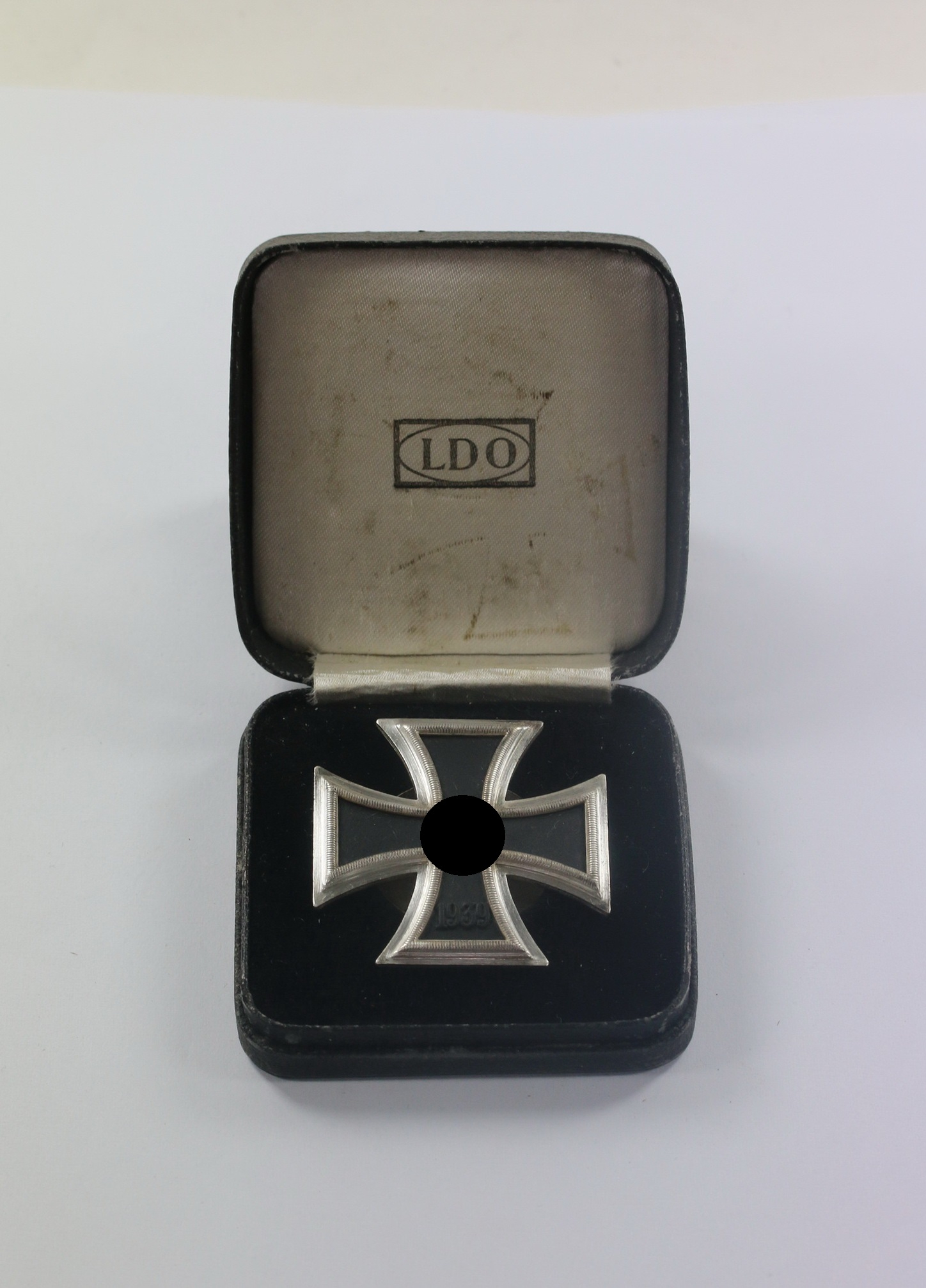 eisernes_kreuz_1 Cased Iron Cross 1st Class 1939 on Screwback. Maker L/52. – Bild 1