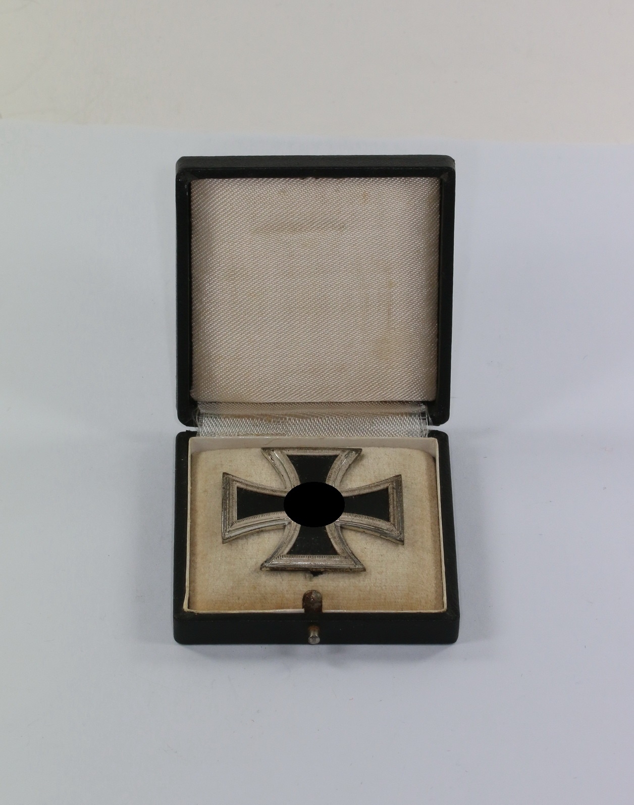 Cased Iron Cross 1st Class 1939. Maker L/52. – Bild 1
