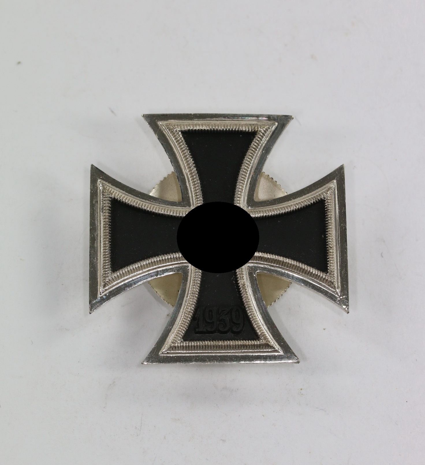 Eisernes Kreuz 1. Klasse 1939, Hst. L54, an Scheibe und Mutter (!) – Bild 1