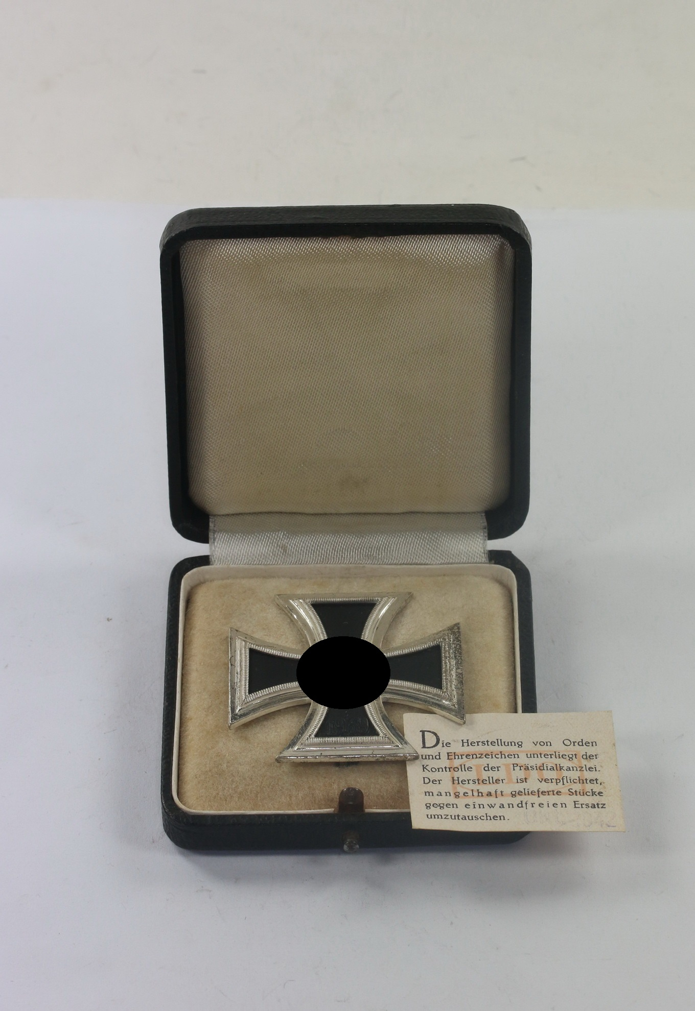 eisernes_kreuz_1 LDO Cased Iron Cross 1st Class 1939 with LDO Tag. Maker L55. – Bild 1