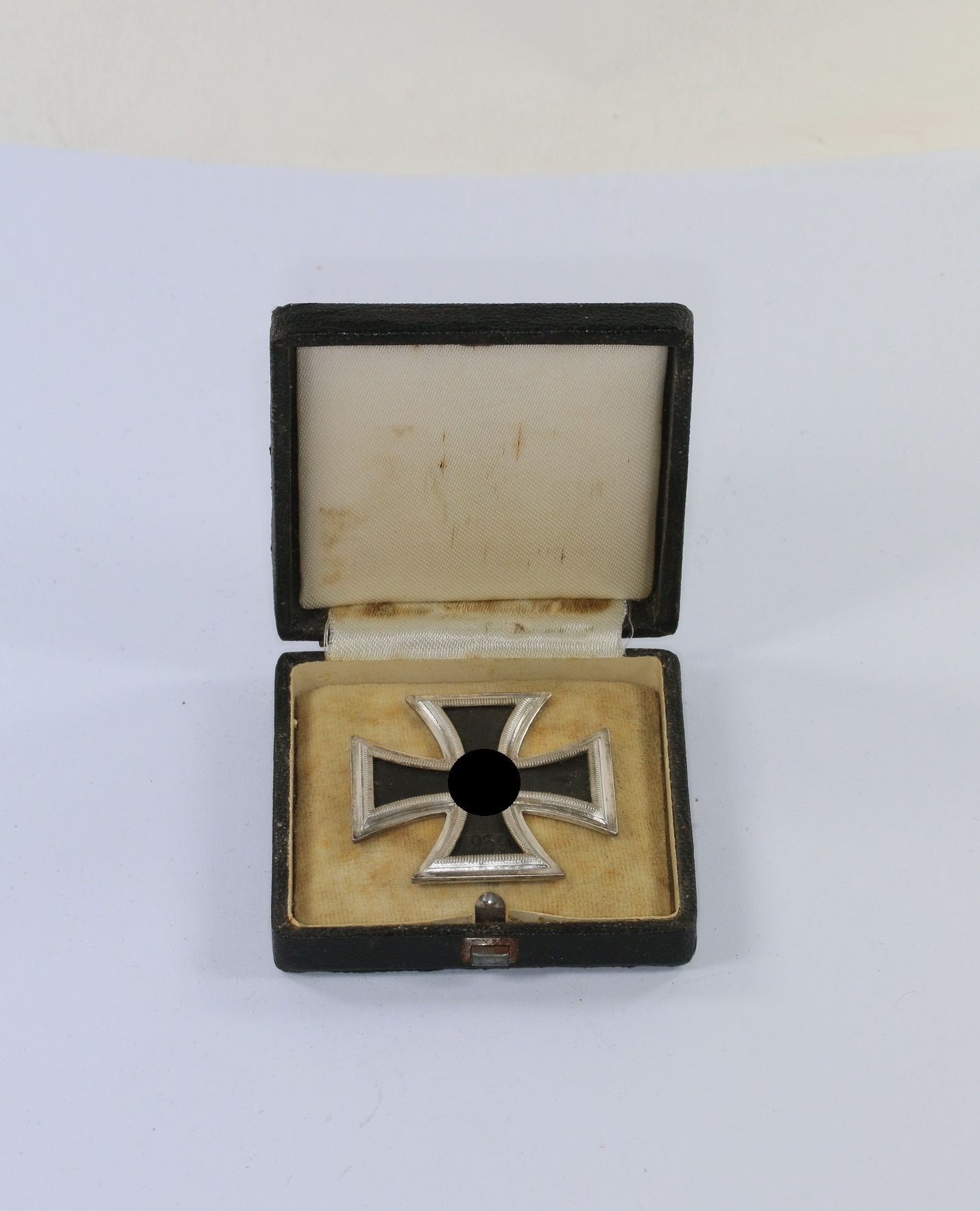 Cased Iron Cross 1st Class 1939. Maker L/59. – Bild 1