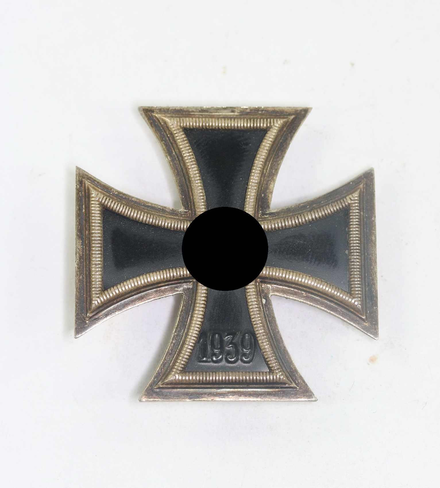 Eisernes Kreuz 1. Klasse 1939, Hst. L59 mit Rune, Variante (!) (Alois Rettenmaier, Schwäbisch-Gmünd) – Bild 1