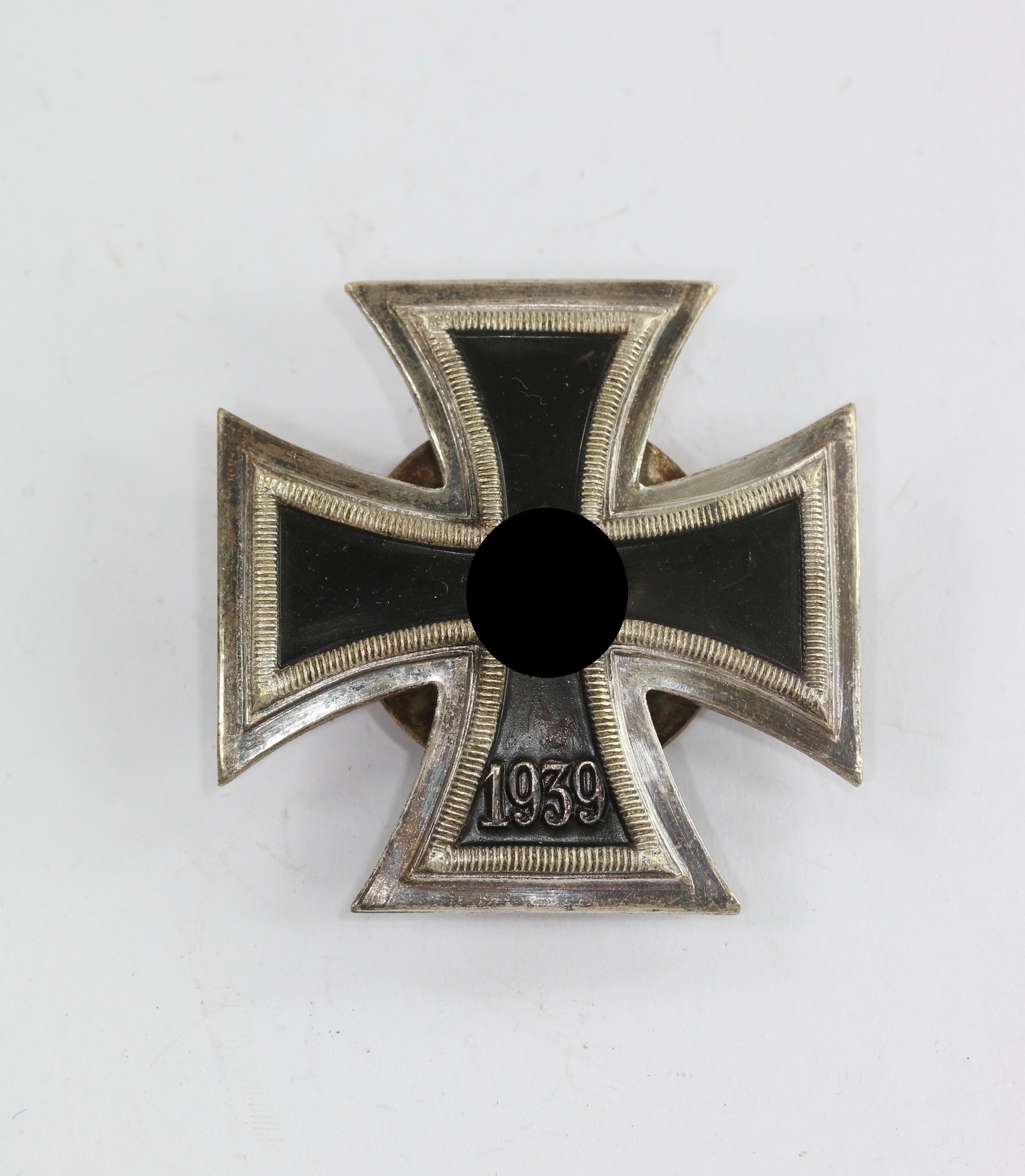 Iron Cross 1st Class 1939 on Screwback. Type Juncker, One Piece, Non-Magnetic. – Bild 1