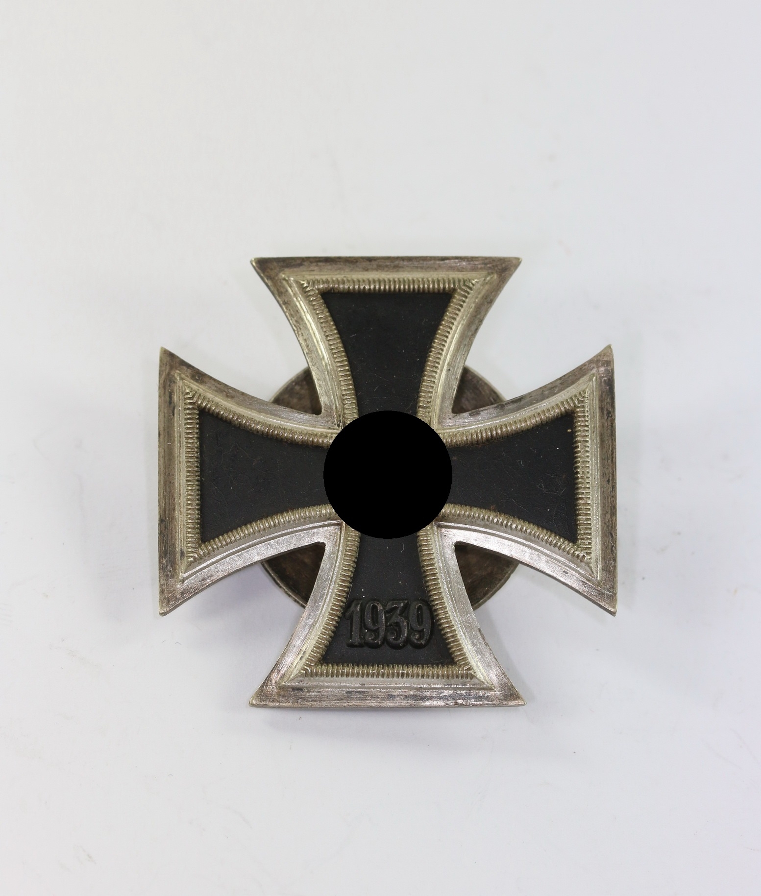 eisernes_kreuz_1 Iron Cross 1st Class 1939 on Screwback. Maker L/16. – Bild 1