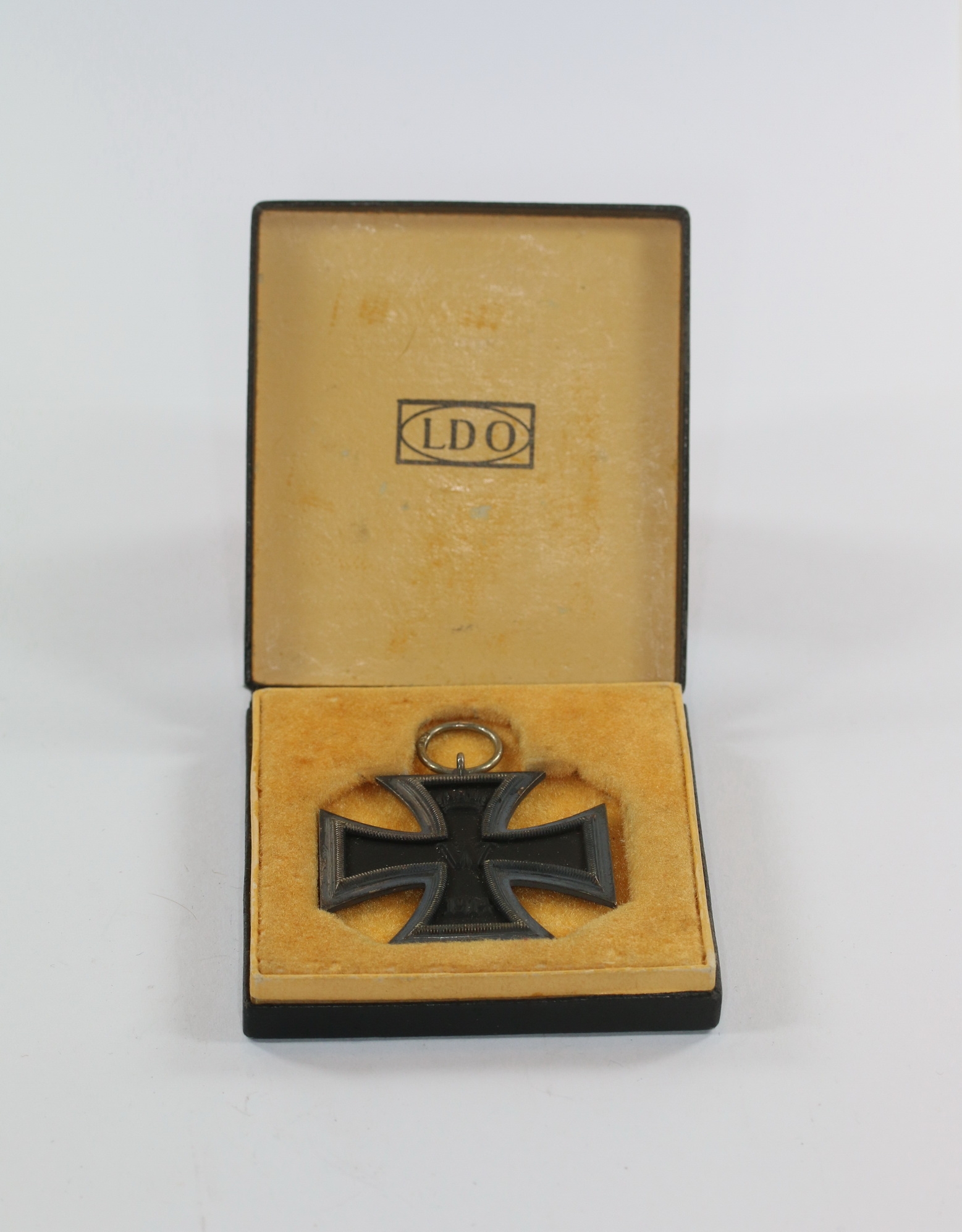 eisernes_kreuz_2 Eisernes Kreuz 2. Klasse 1914, in der Form von 1939, Hst. L/54, im LDO Etui L/54 – Bild 1