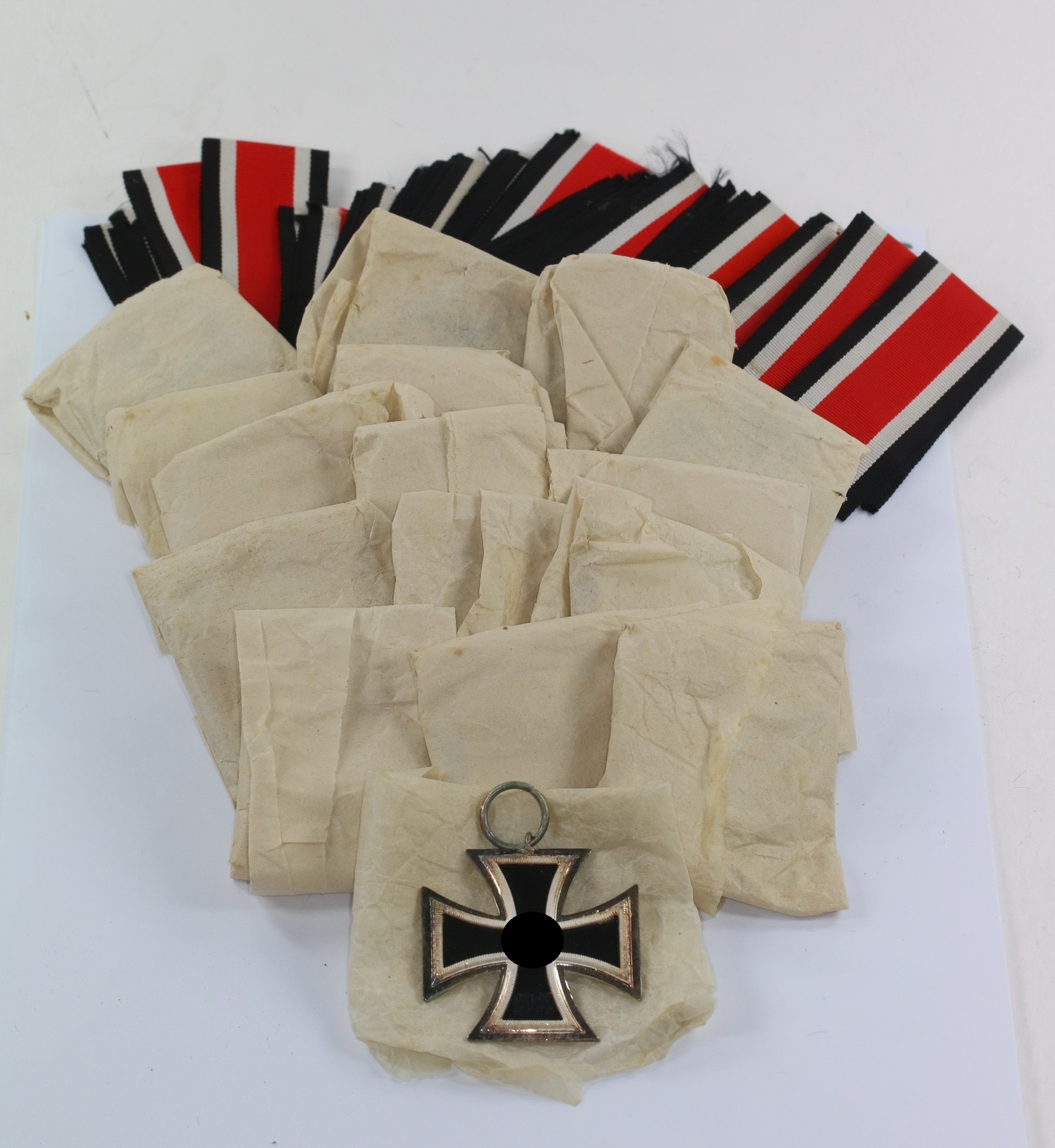 Hoard Find. Iron Crosses 2nd Class 1939. Maker 4. – Bild 1