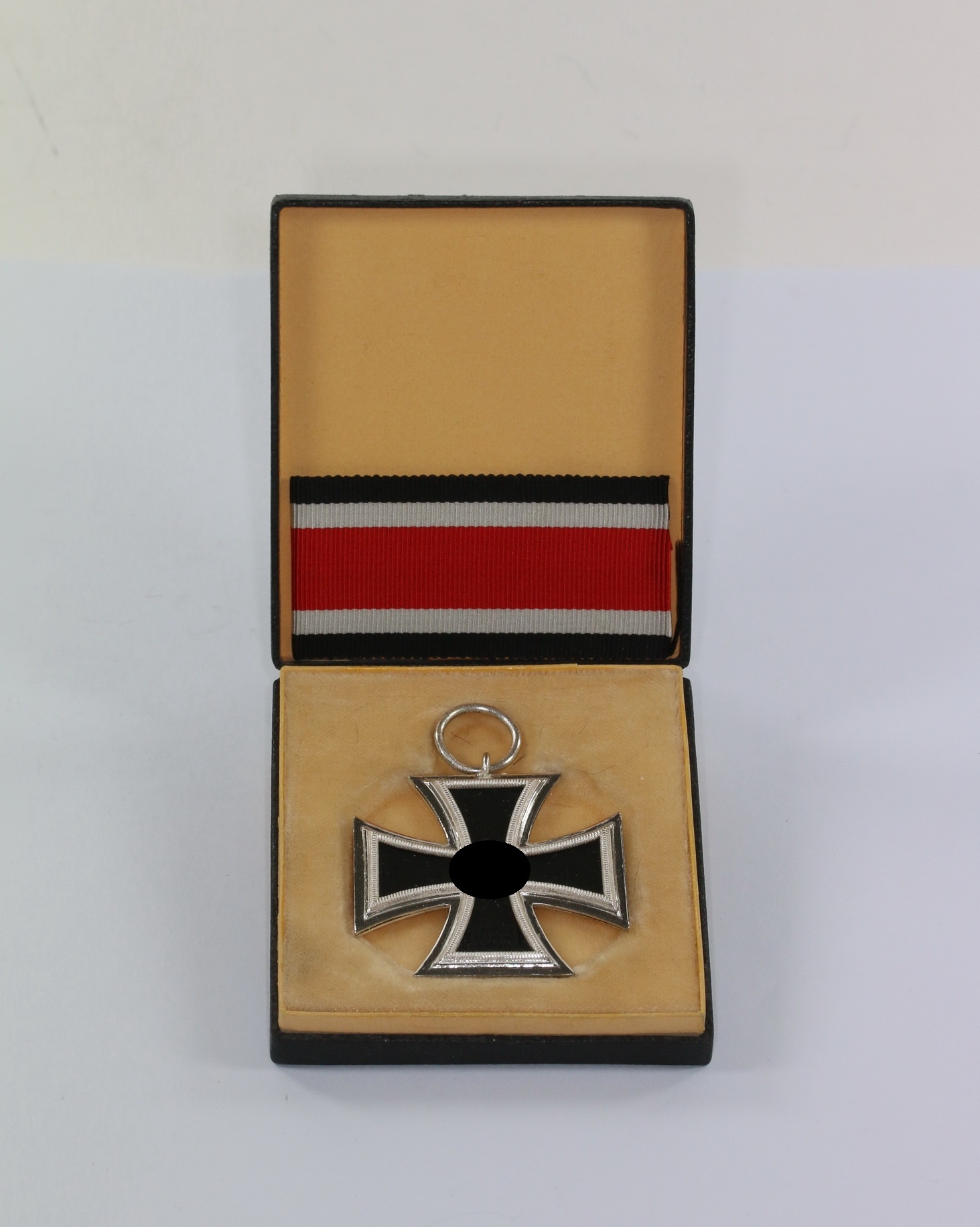 LDO Cased Iron Cross 2nd Class 1939. Maker L/11. – Bild 1
