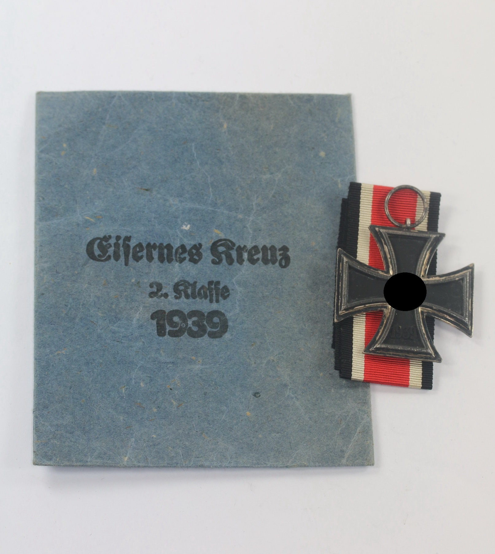 Iron Cross 2nd Class 1939 in Large Blue Envelope. Maker 21, Gebr. Godet & Co. Berlin W8, Charlottenstr. 55 – Bild 1