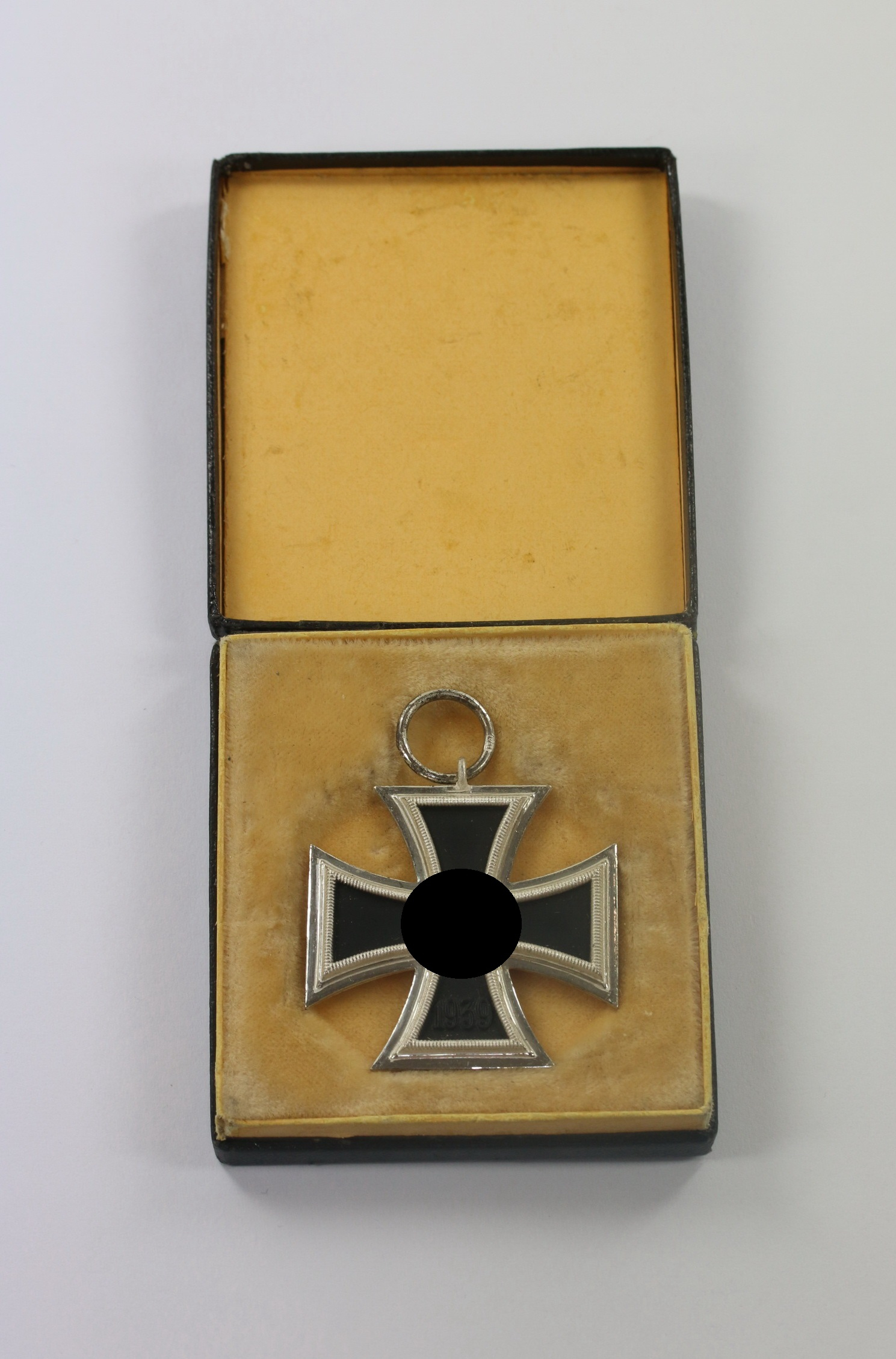 1st Pattern LDO Cased Iron Cross 2nd Class 1939.Maker L/11.  – Bild 1