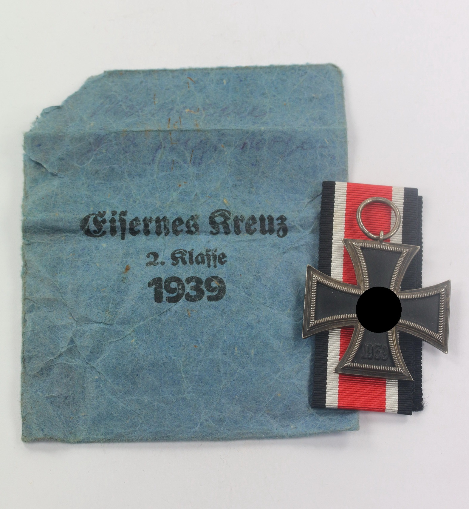 Eisernes Kreuz 2. Klasse 1939, "Kleiner Bruder Variante" Frank & Reif, in Verleihungstüte – Bild 1