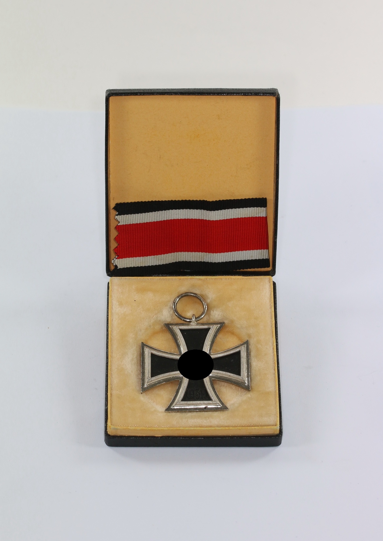 LDO Cased Iron Cross 2nd Class. Both L/11. – Bild 1