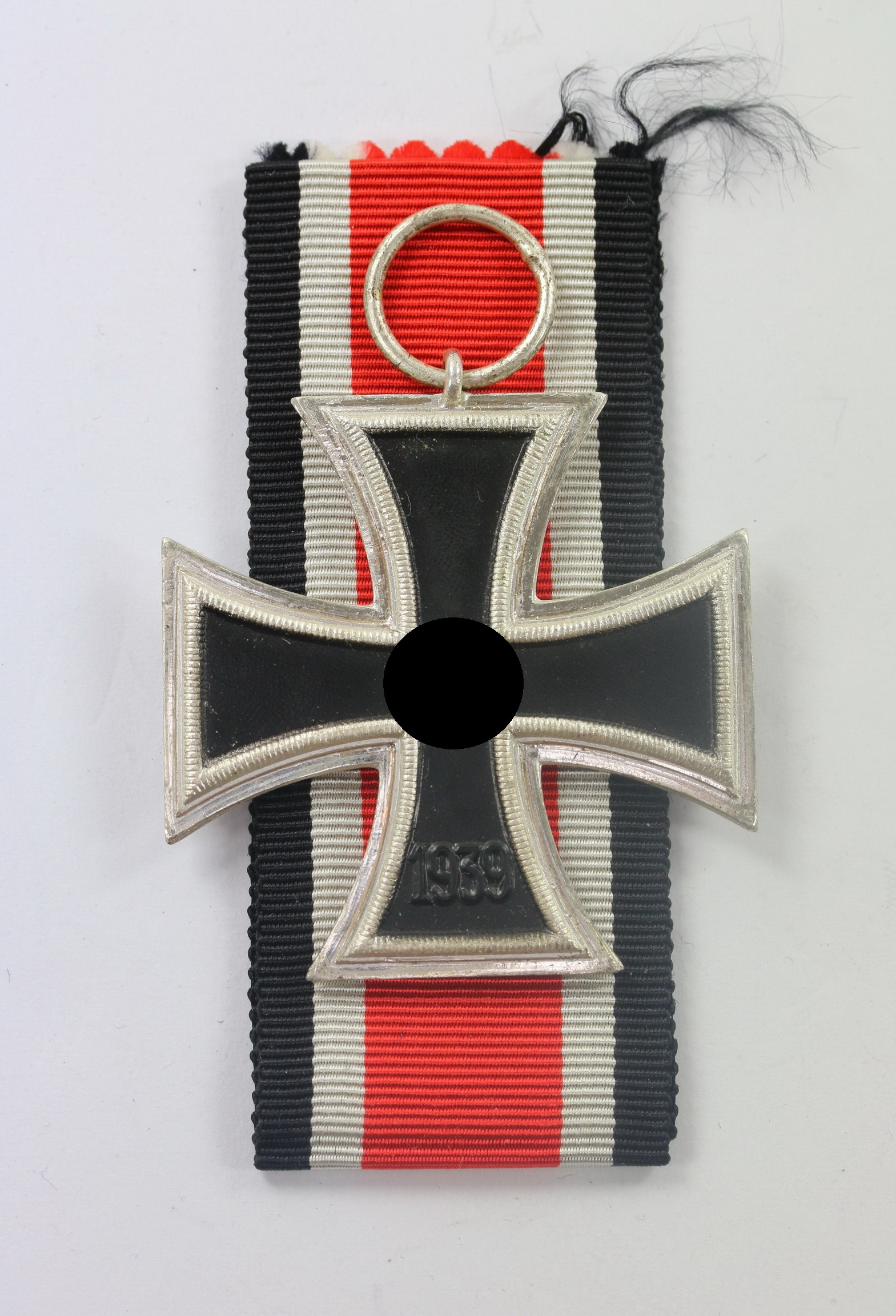 Iron Cross 2nd Class 1939, Schinkel Pattern. Type Otto Schickle, One Piece, Non-Magnetic. – Bild 1