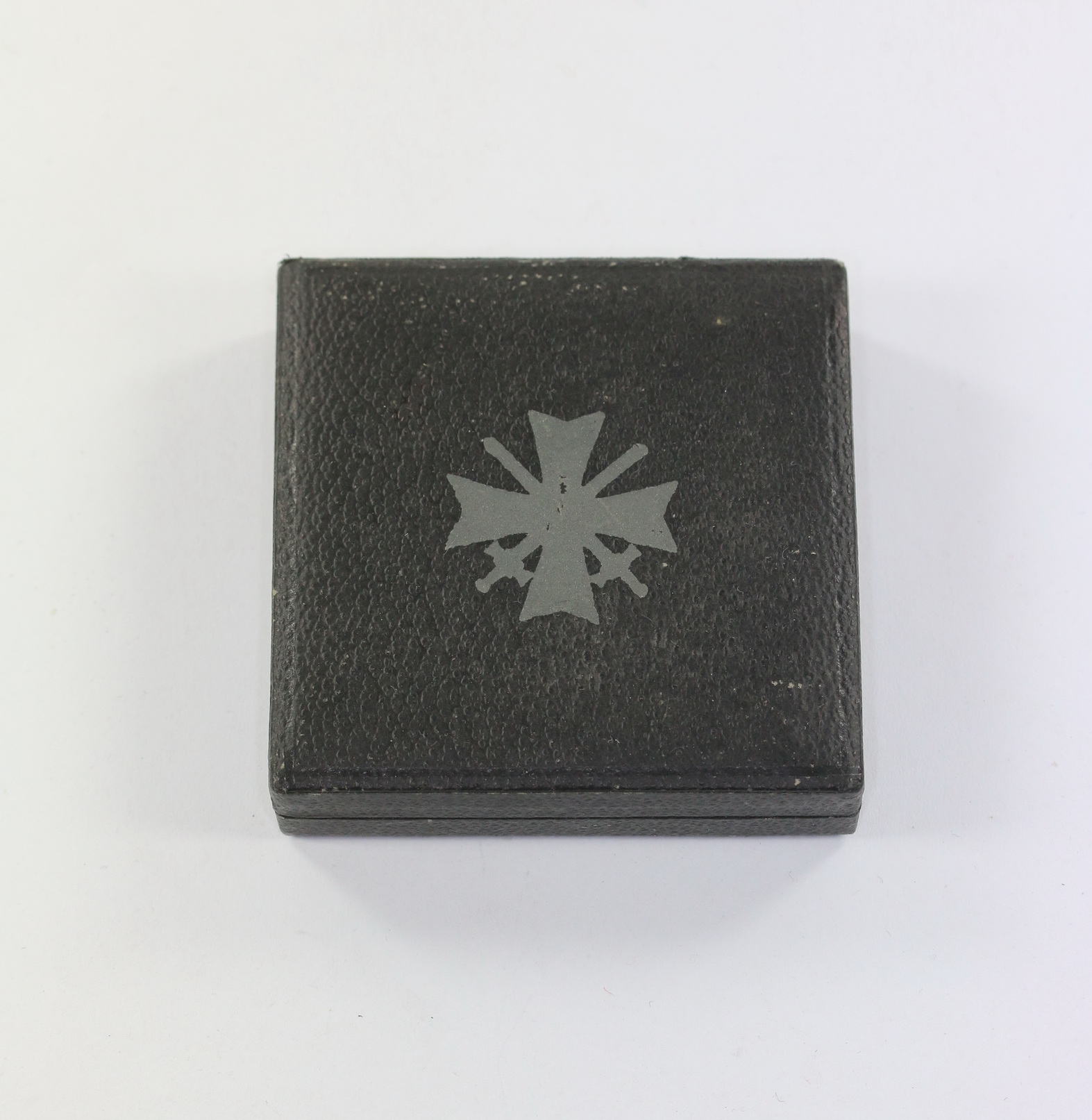 etui_kriegsverdienstkreuz_1 Case for the War Merit Cross 1st class with Swords. – Bild 1