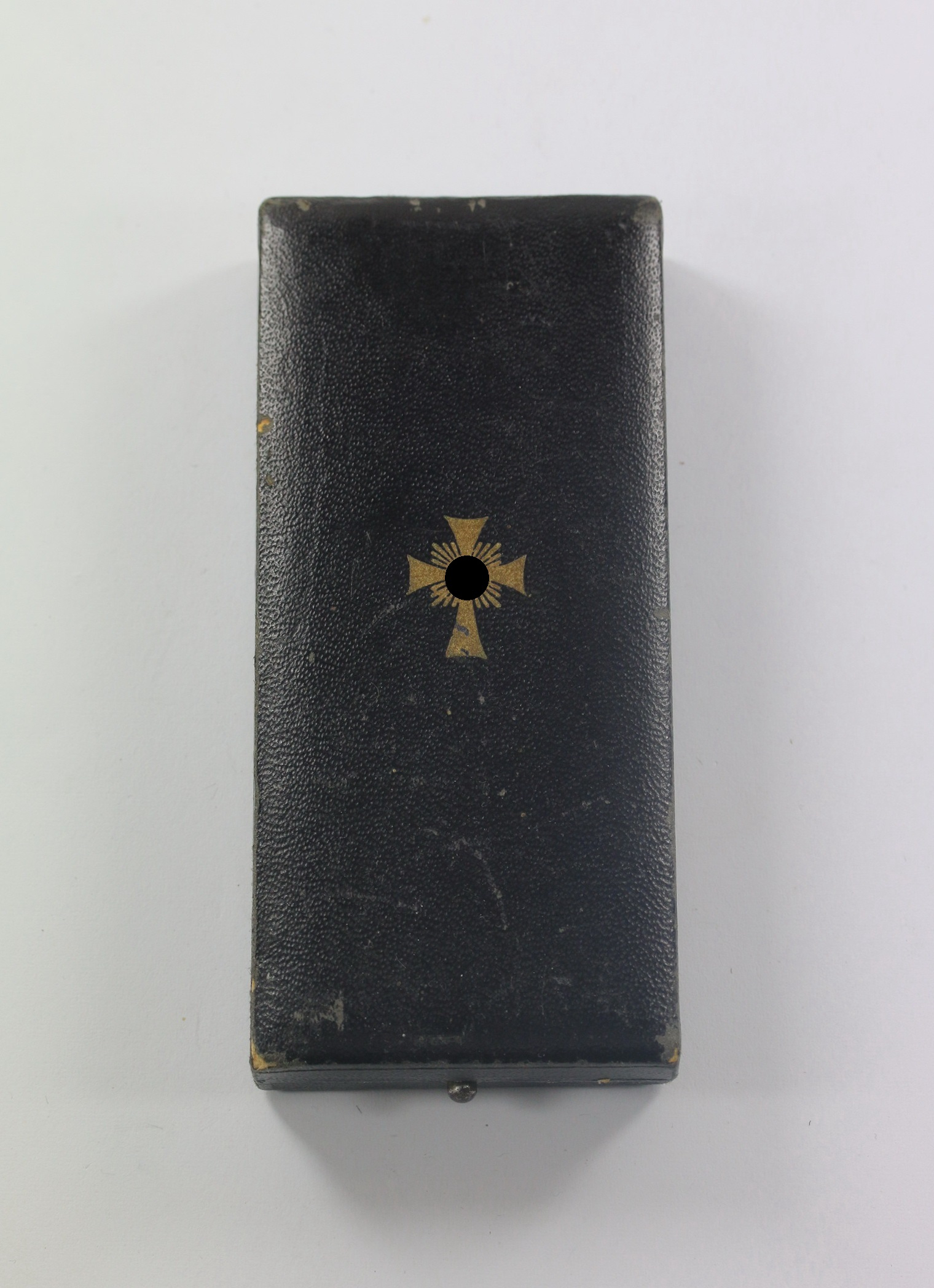 Case for the Gold Mother Cross, C.E. Juncker, Berlin – Bild 1