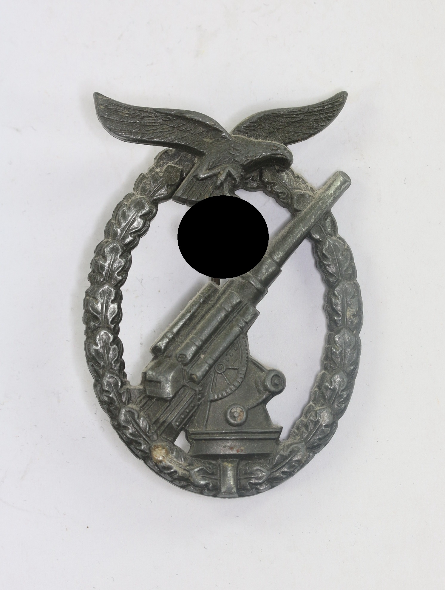 flak_kampfabzeichen_der_luftwaffe_hst Luftwaffe Flak Badge. Maker WH (Wilhelm Hochbacher, Wien) – Bild 1