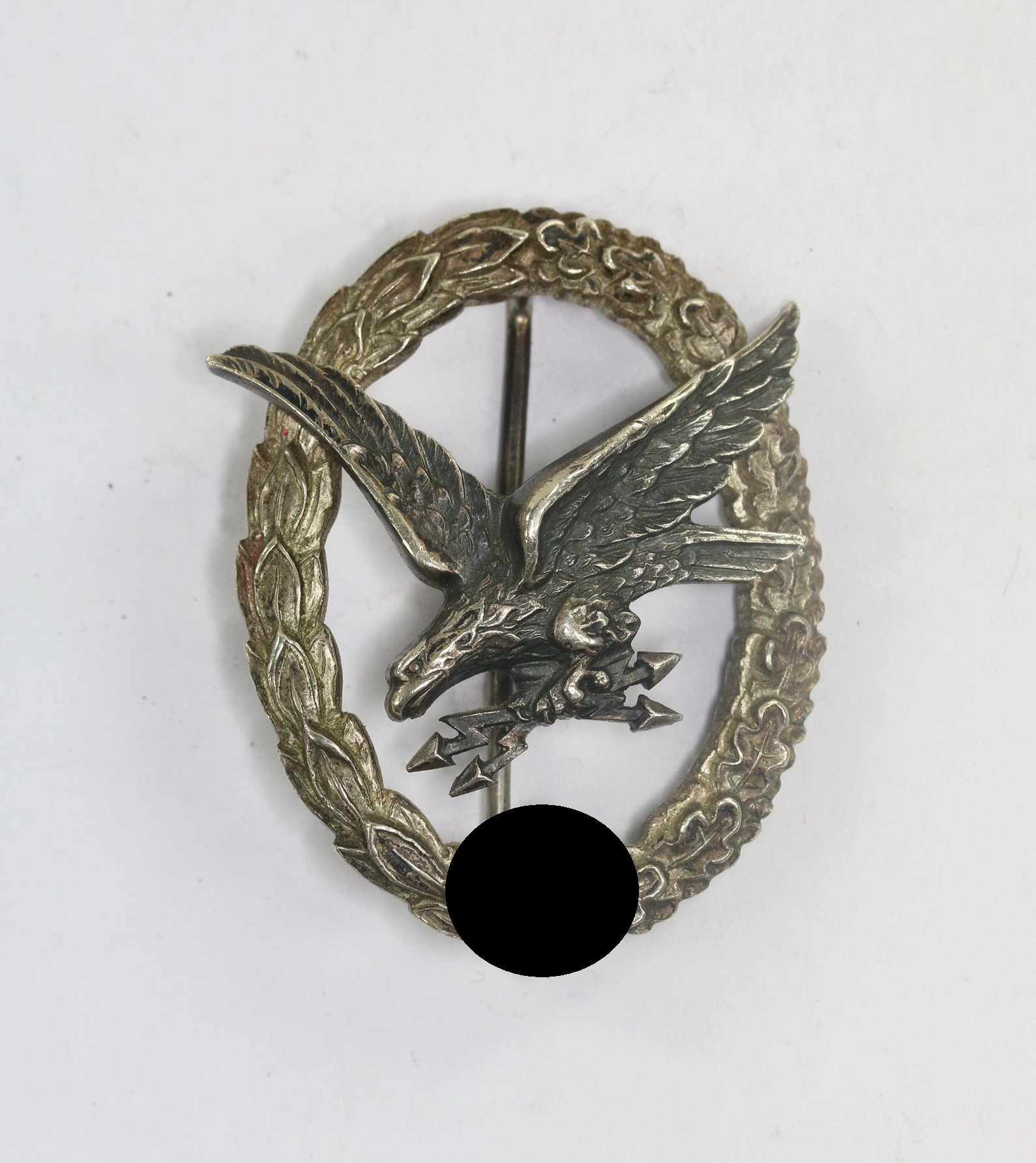 Fliegerschützenabzeichen mit Blitzbündel, Hst. W. Deumer Lüdesncheid (Buntmetall) – Bild 1