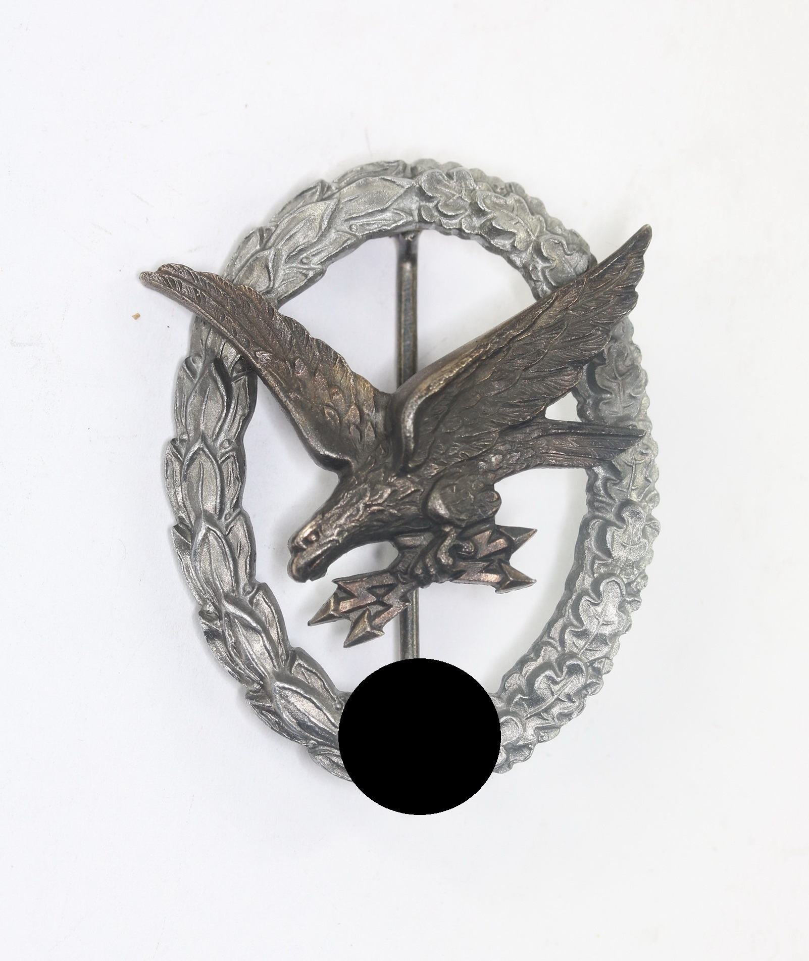 Fliegerschützenabzeichen mit Blitzbündel, Hst. W. Deumer Lüdesncheid (Zink) – Bild 1