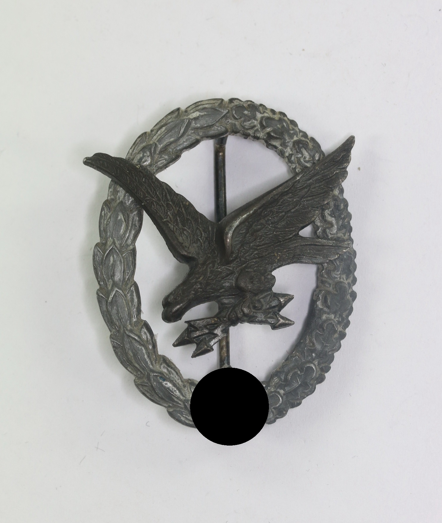 Fliegerschützenabzeichen mit Blitzbündel, Hst. W. Deumer Lüdesncheid (Zink) – Bild 1