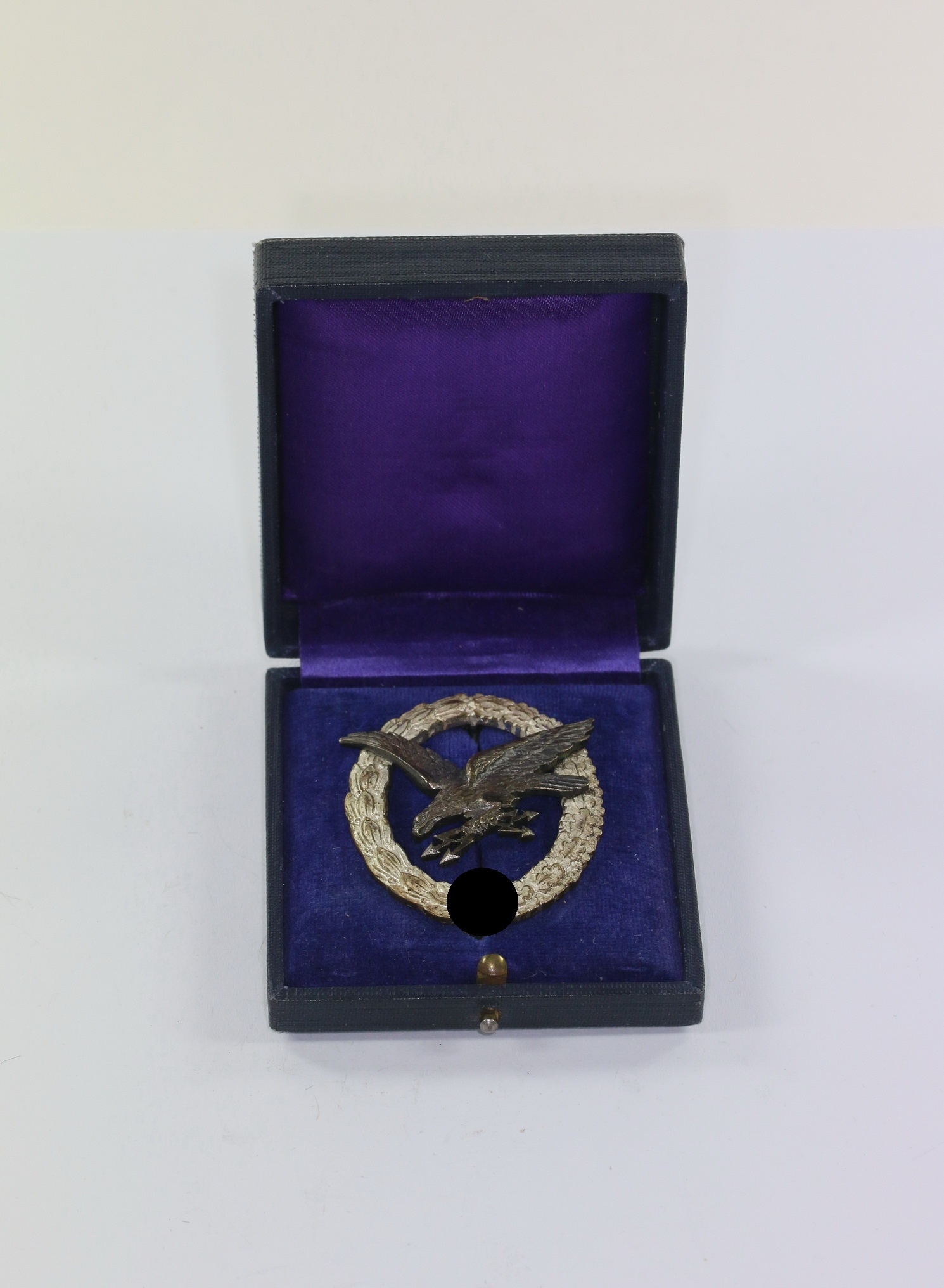 fliegerschuetzenabzeichen_mit_blitzb_ndel_c Cased Luftwaffe Radio Operator Badge. Maker Juncker (J1). – Bild 1