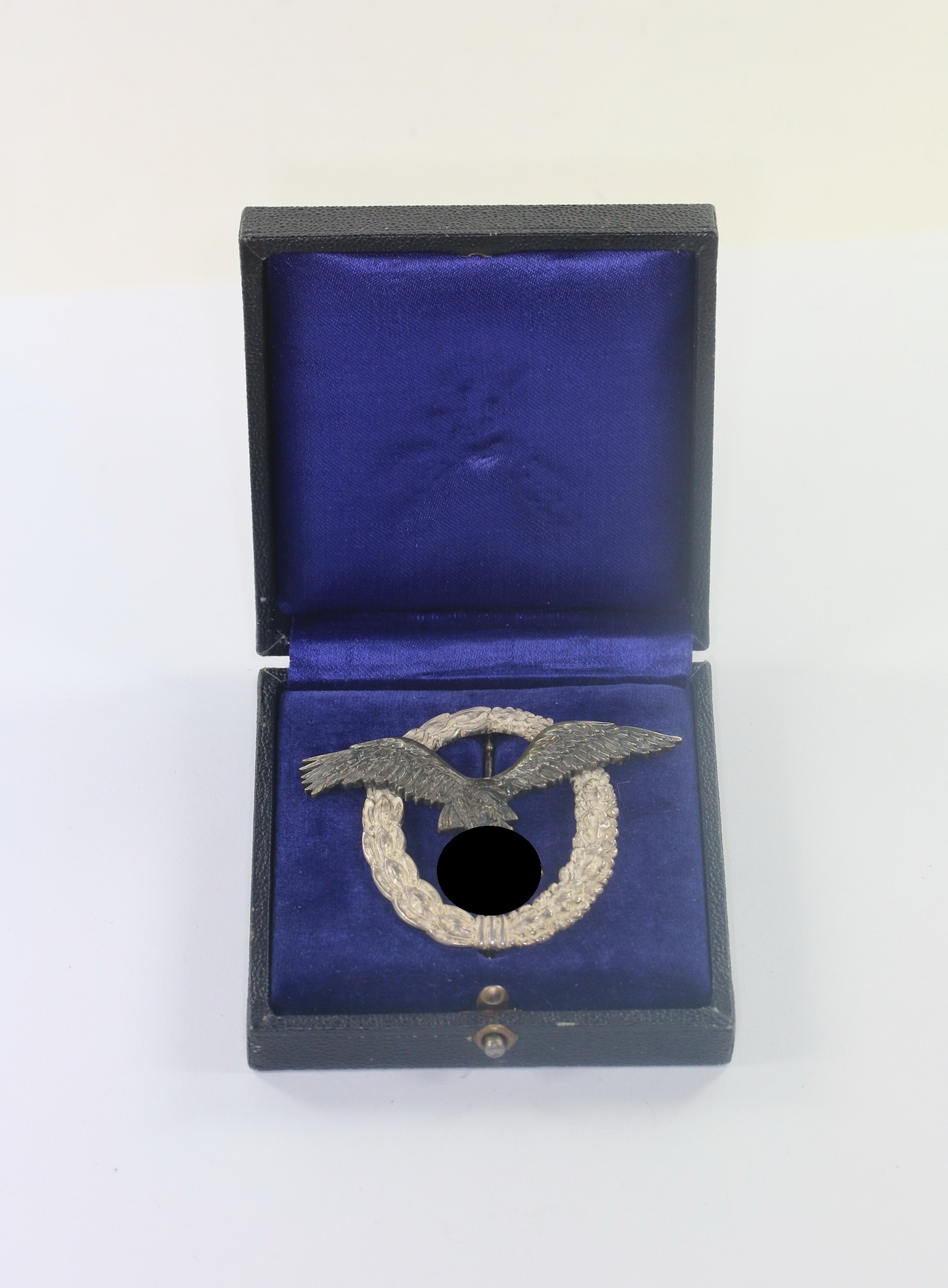 flugzeugf_hrerabzeichen_der_luftwaffe_deumer_1 Flugzeugführerabzeichen der Luftwaffe, Deumer, 1. Modell (D.1), im Deumer Etui (!) – Bild 1