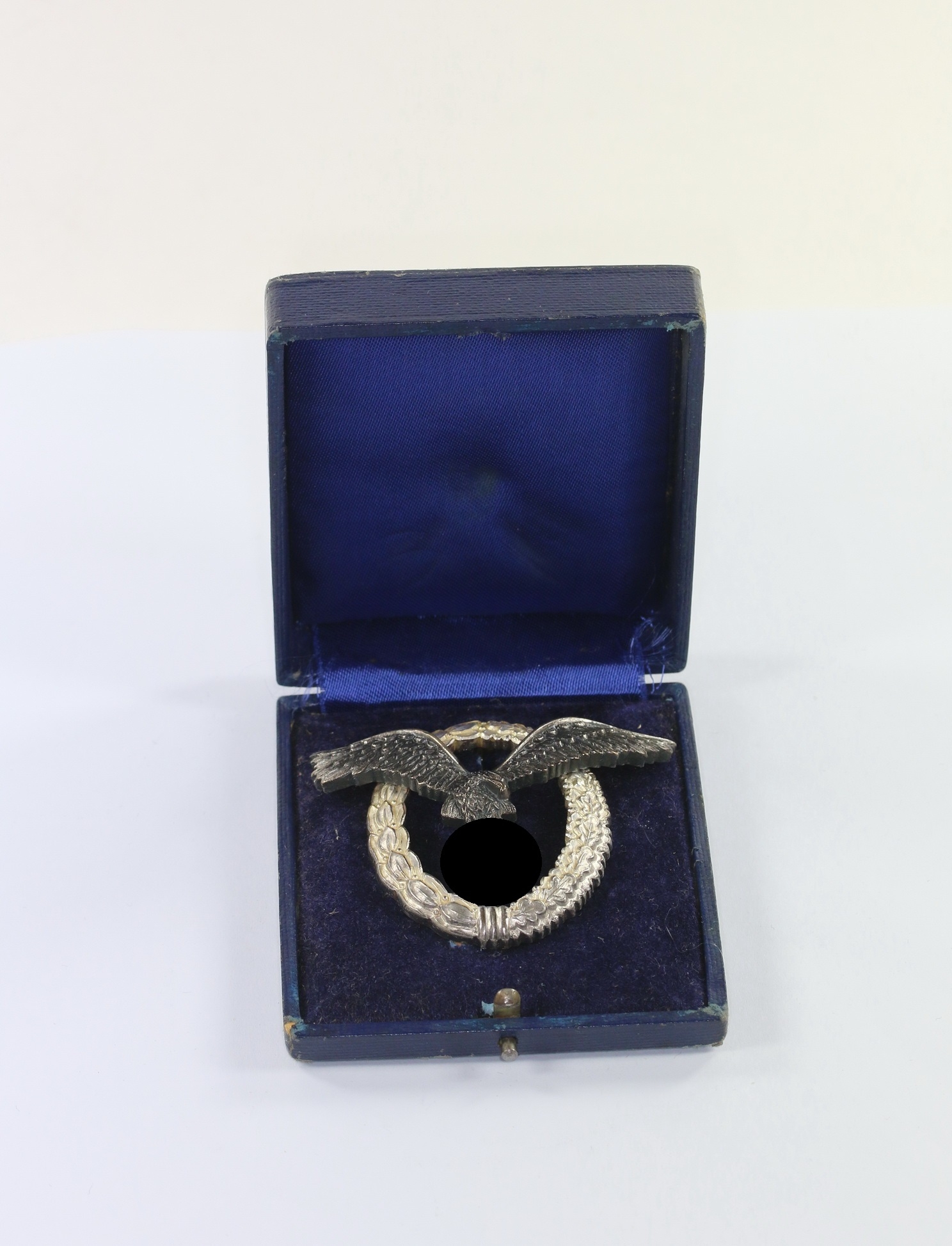 Cased Luftwaffe Pilot Badge. Maker B&NL. – Bild 1