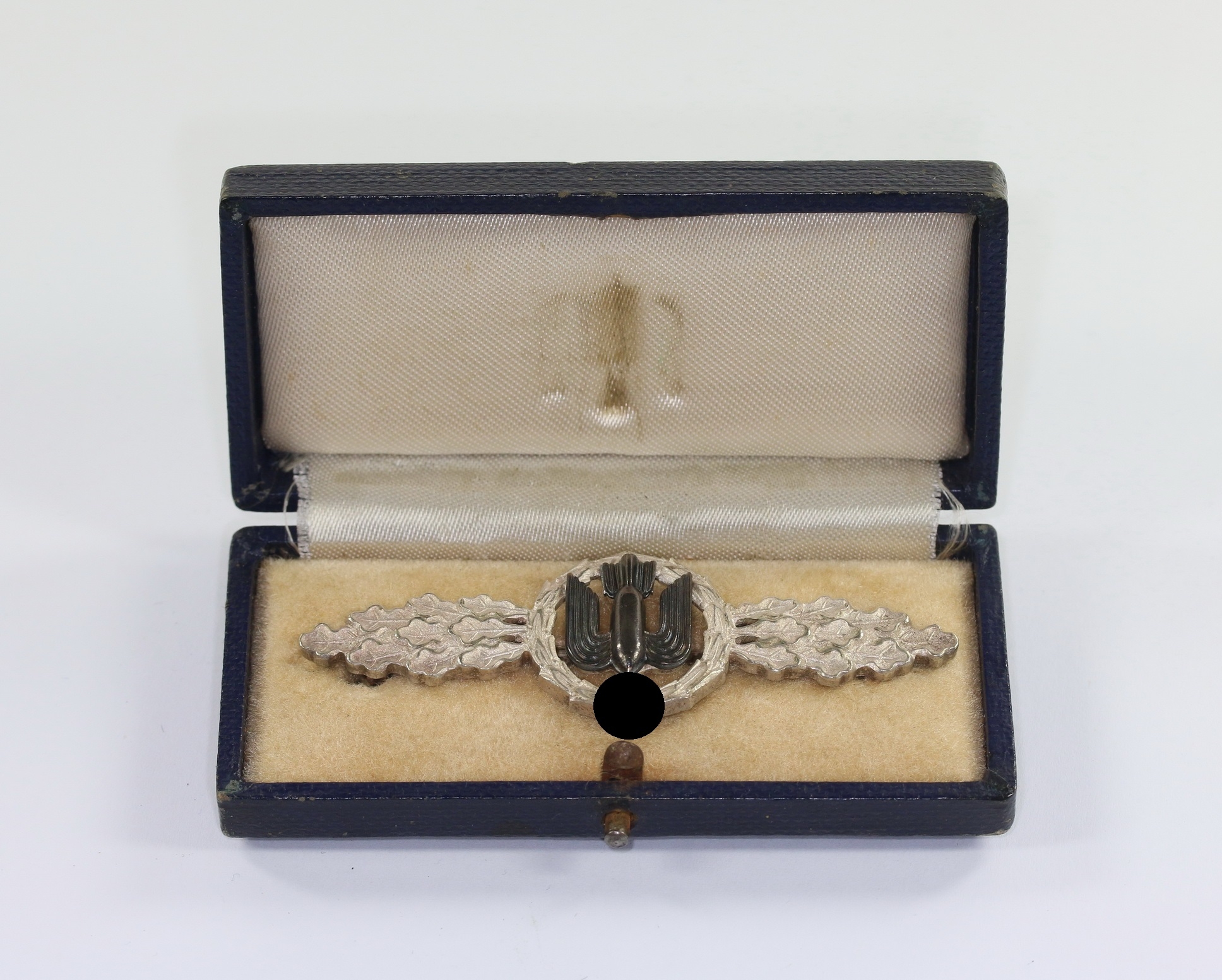 frontflugspange_f_r_kampfflieger_in_silber_c Cased Luftwaffe Operational Flight Clasp for Bomber. Type C.E. Juncker. – Bild 1