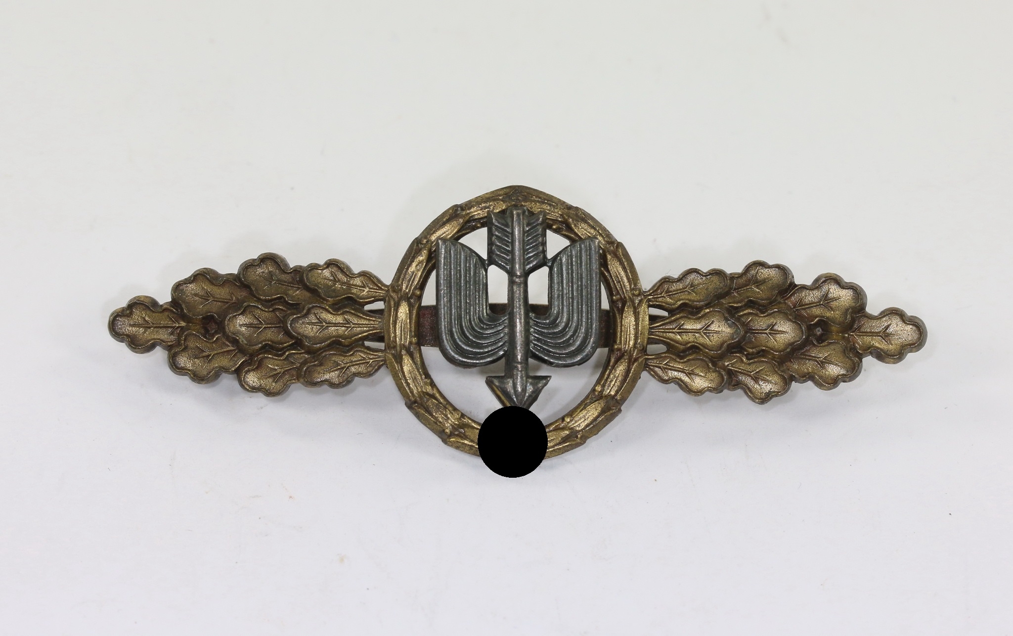 frontflugspange_f_r_zerst_rer_in_gold_hst Gold Operational Flight Clasp for Air to Ground Support Squadrons. Maker G.H. Osang. – Bild 1