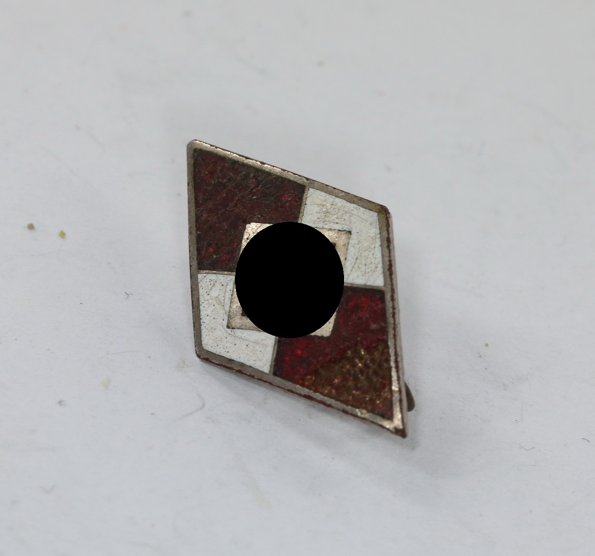 hitler_jugend_hj_mitgliedsabzeichen_hst Hitler Youth (HJ), Membership Badge. Maker RZM M1/105. – Bild 1